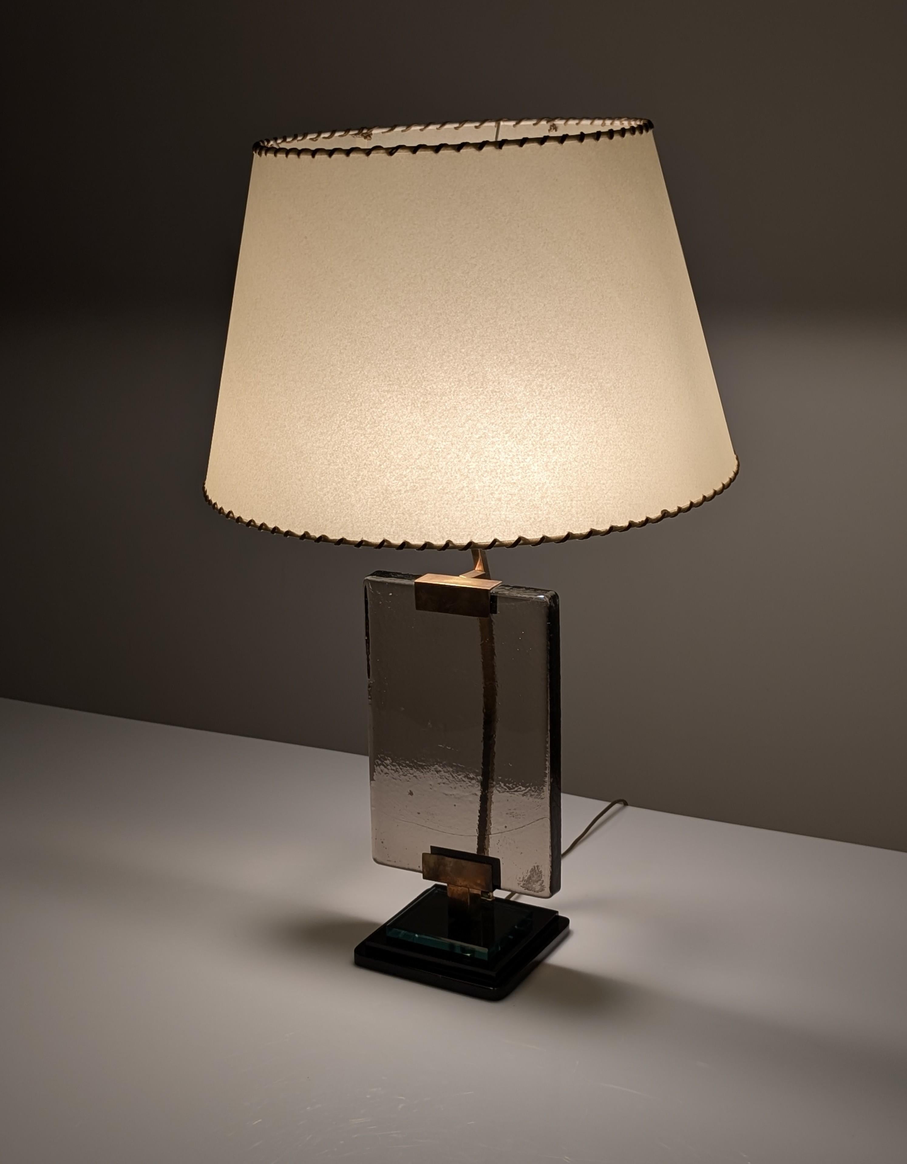 Mid-Century Modern Lampe de table Pietro Chiesa pour Fontana Arte en verre et laiton en vente
