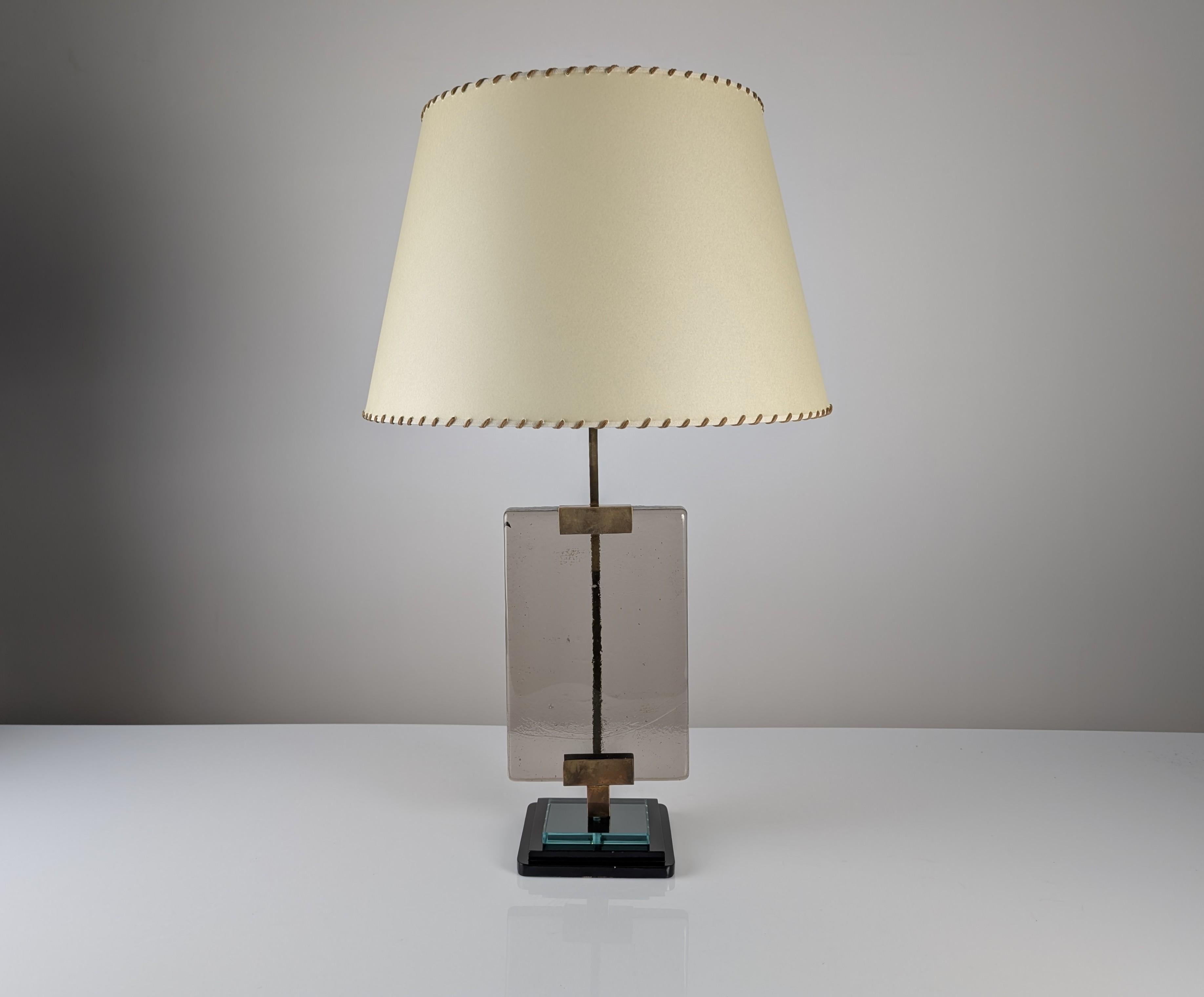 Lampe de table Pietro Chiesa pour Fontana Arte en verre et laiton en vente 1