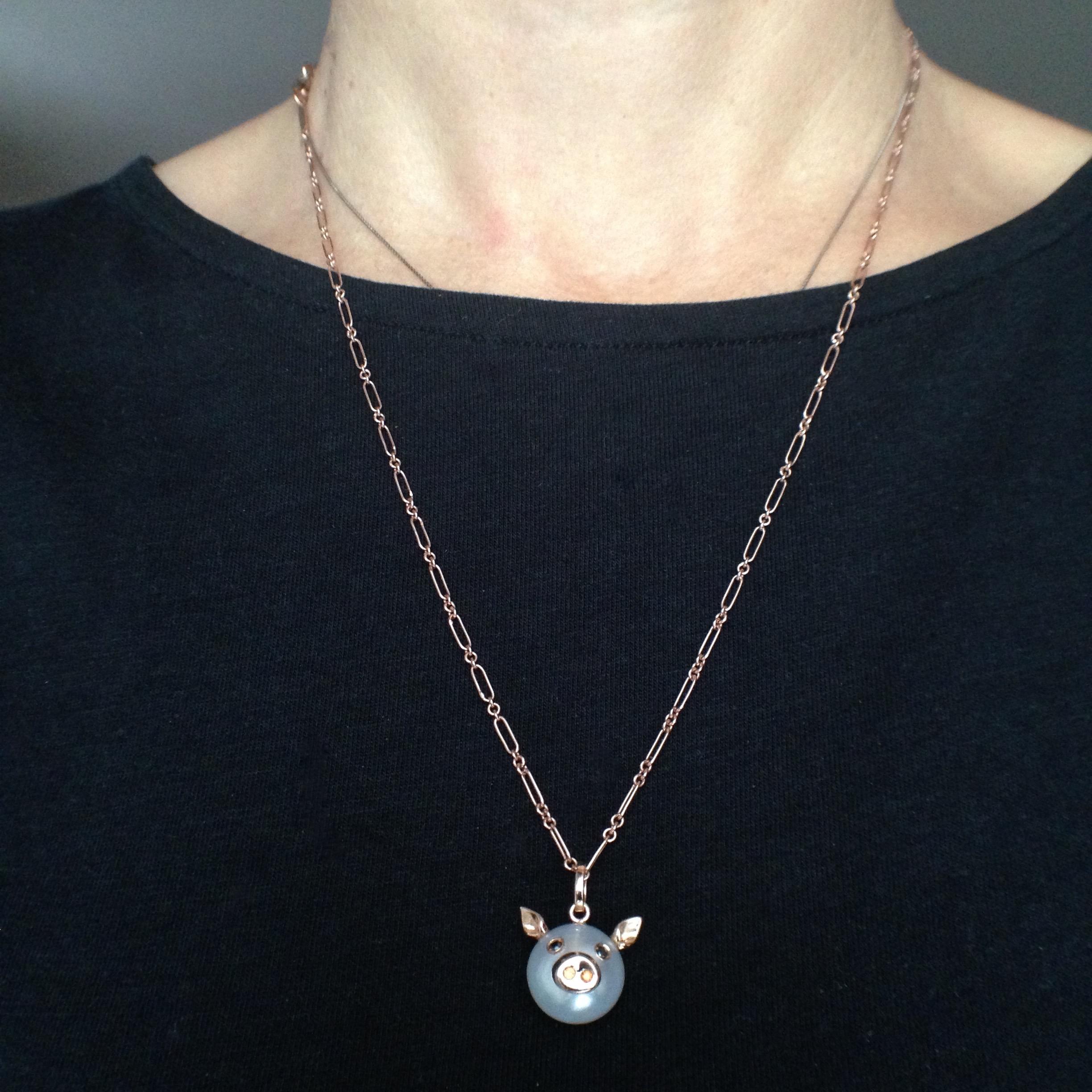 Pig Black Diamond Sapphire 18 Karat Gold Pearl Pendant/Necklace 3