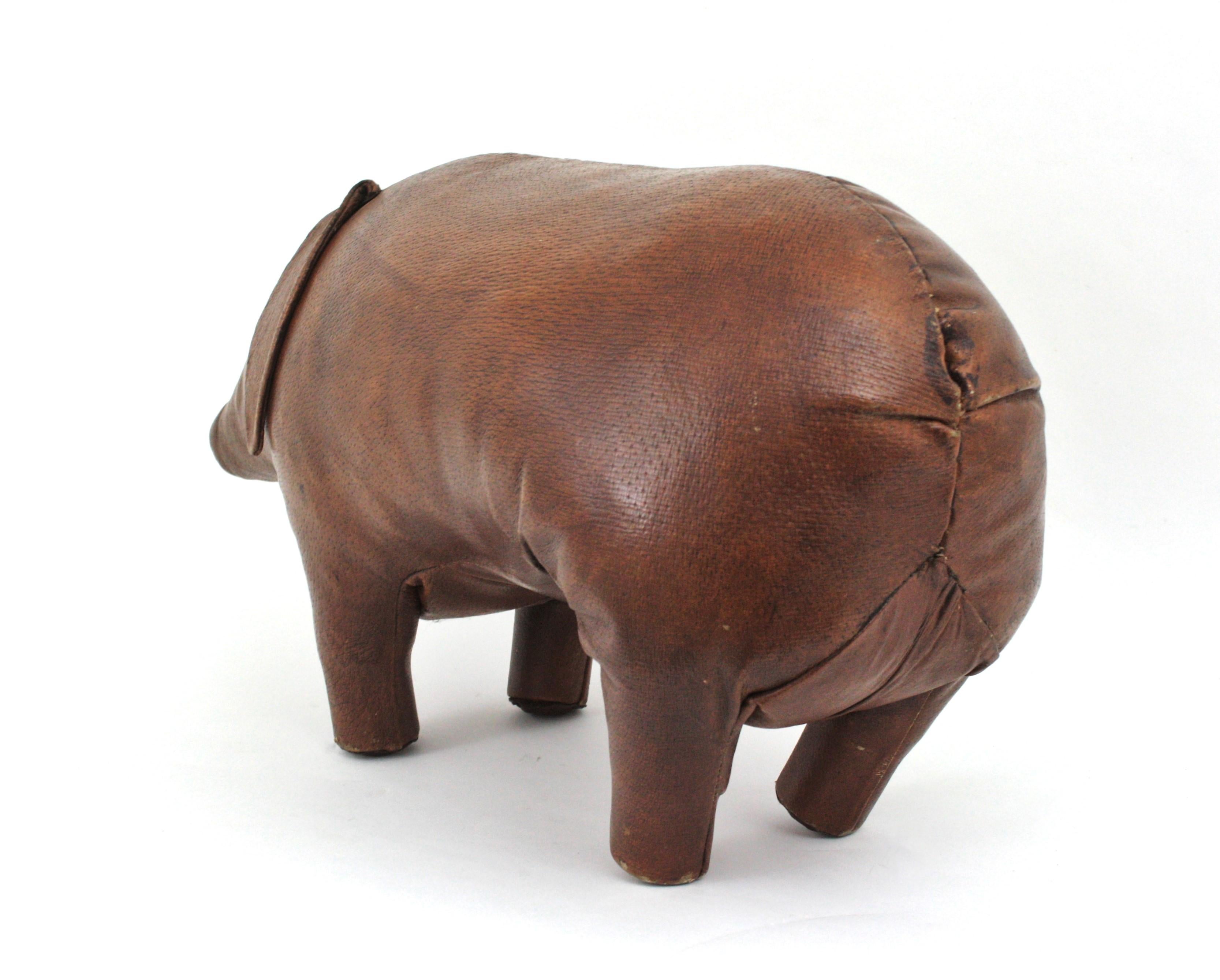 Tabouret Pig de Dimitri Omersa en cuir Brown, années 1950 en vente 5