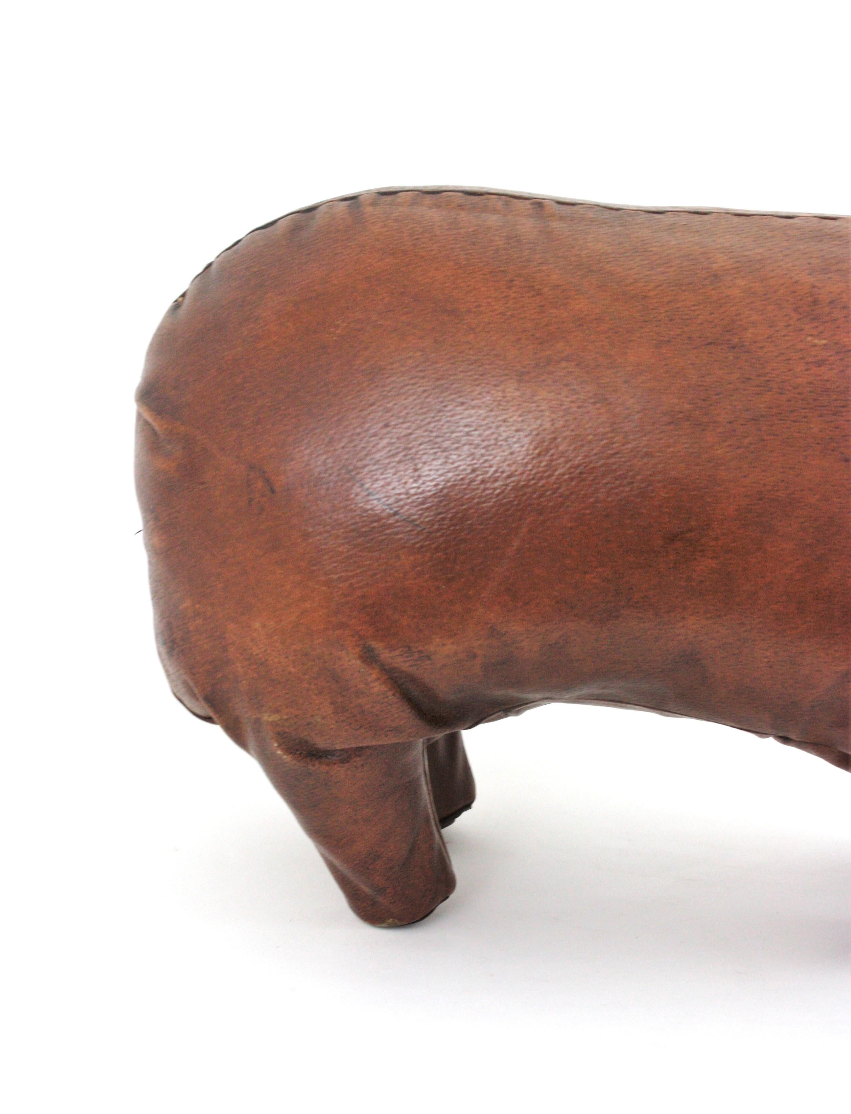 Tabouret Pig de Dimitri Omersa en cuir Brown, années 1950 en vente 6