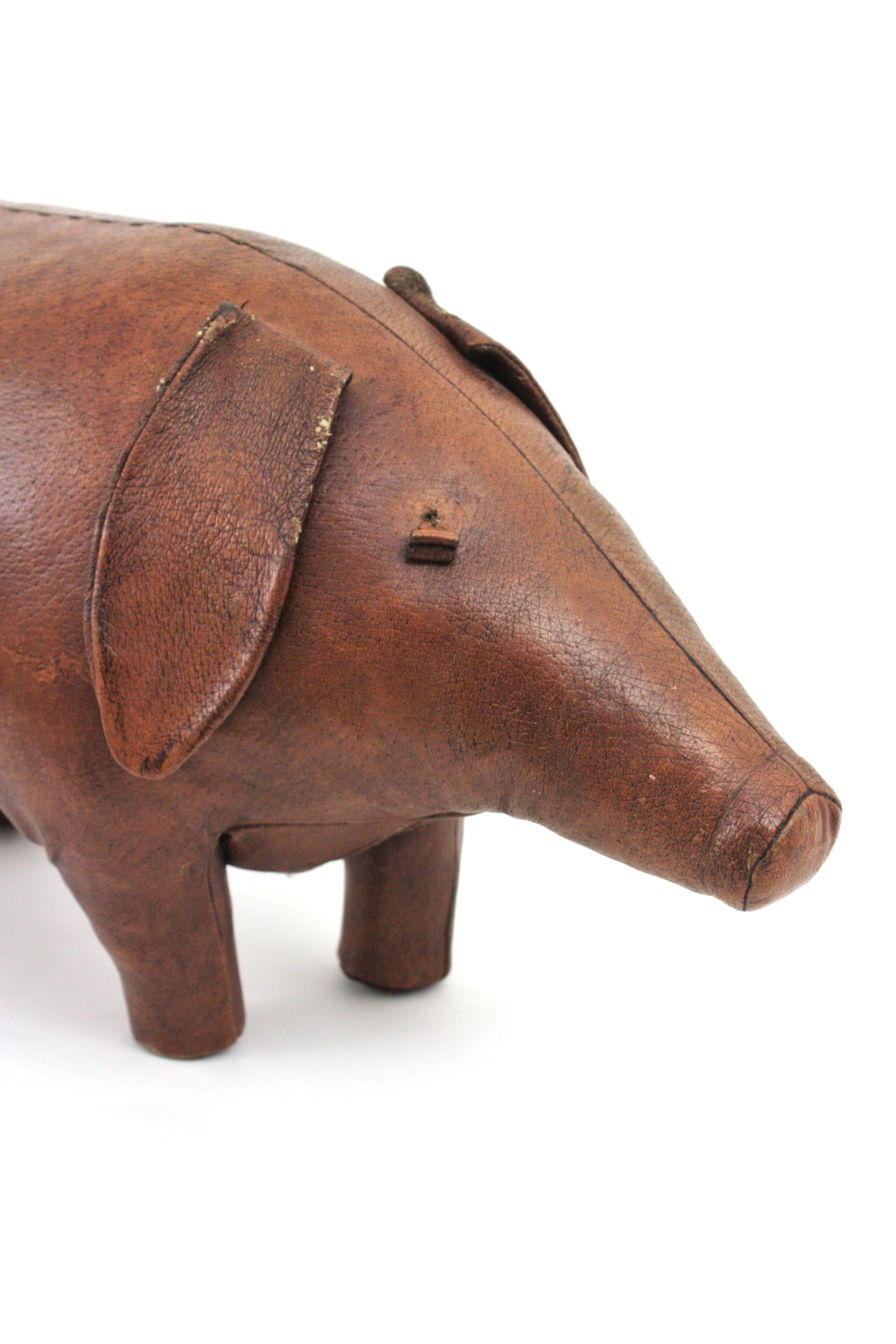 Mid-Century Modern Tabouret Pig de Dimitri Omersa en cuir Brown, années 1950 en vente
