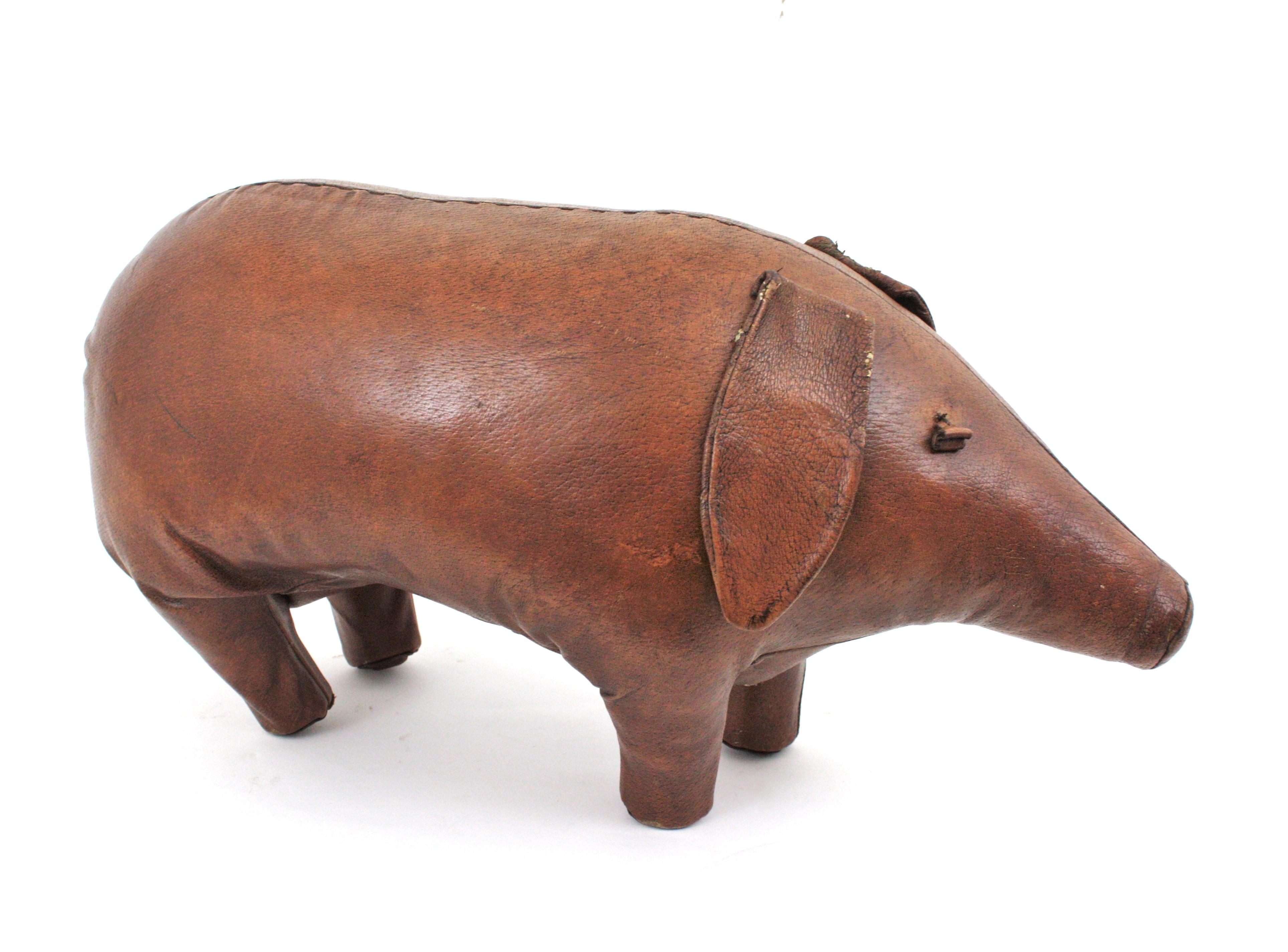 Britannique Tabouret Pig de Dimitri Omersa en cuir Brown, années 1950 en vente