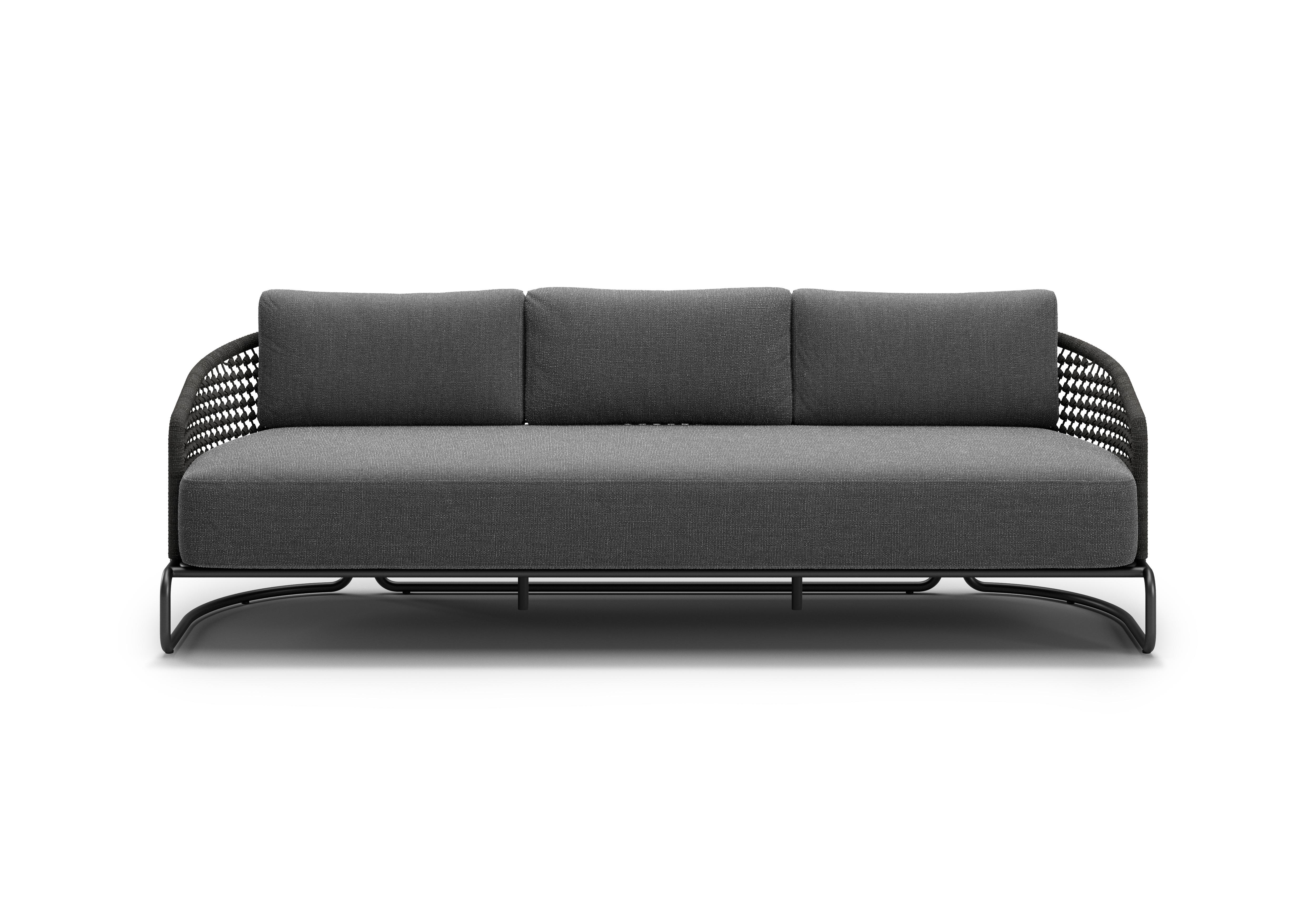 Sofá de 3 plazas Pigalle by SNOC
Dimensiones: An 232 x Pr 81 x Al 70 cm.
Materiales: Cuerda acrílica, aluminio. 


La Colección Pigalle resalta la sensación de ligereza y solidez con su estructura de esqueleto de aluminio, que caracteriza el diseño