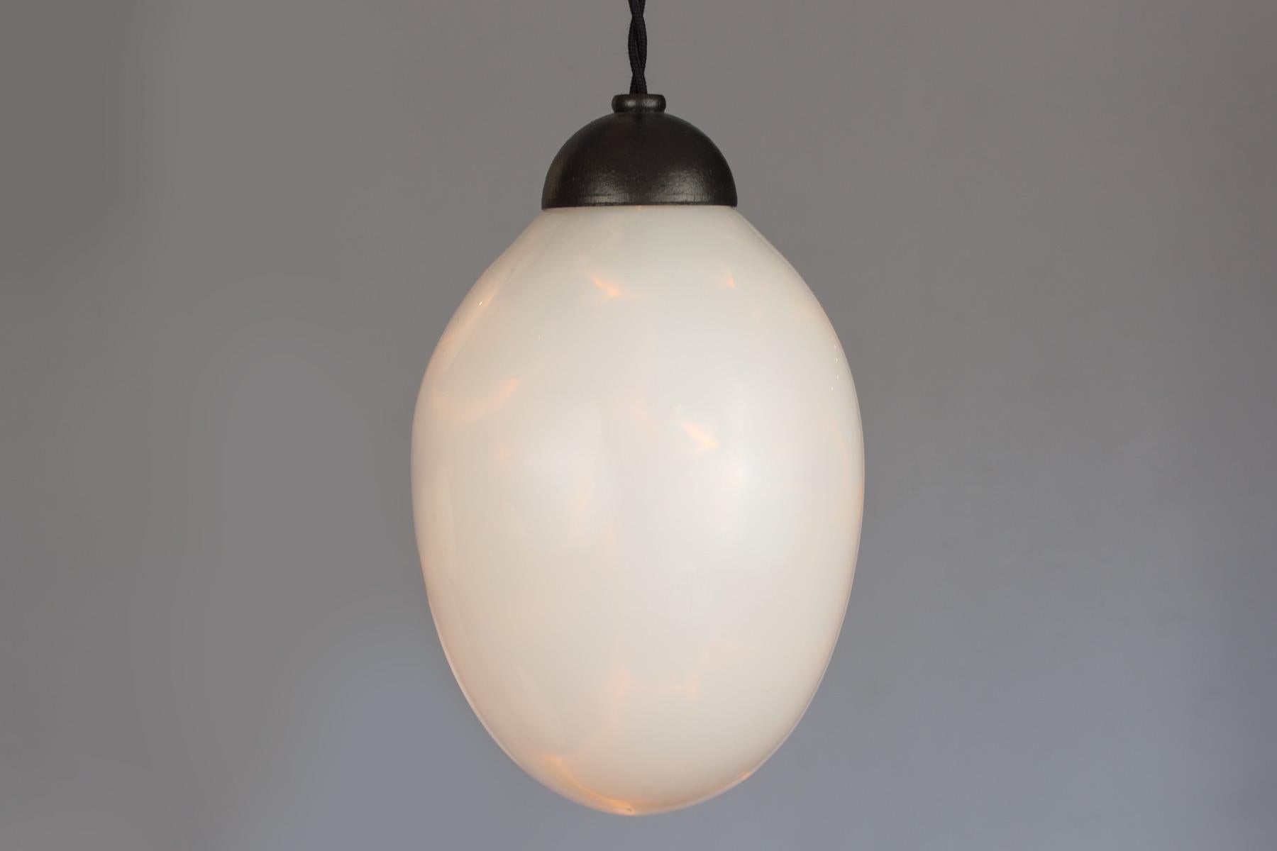 Lampadario Pigalle con uova di struzzo di Bourgeois Boheme Atelier in vendita 3
