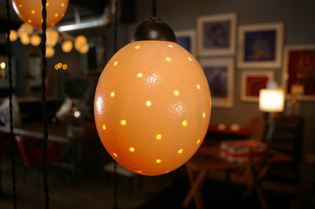 Acciaio Lampadario Pigalle con uova di struzzo di Bourgeois Boheme Atelier in vendita