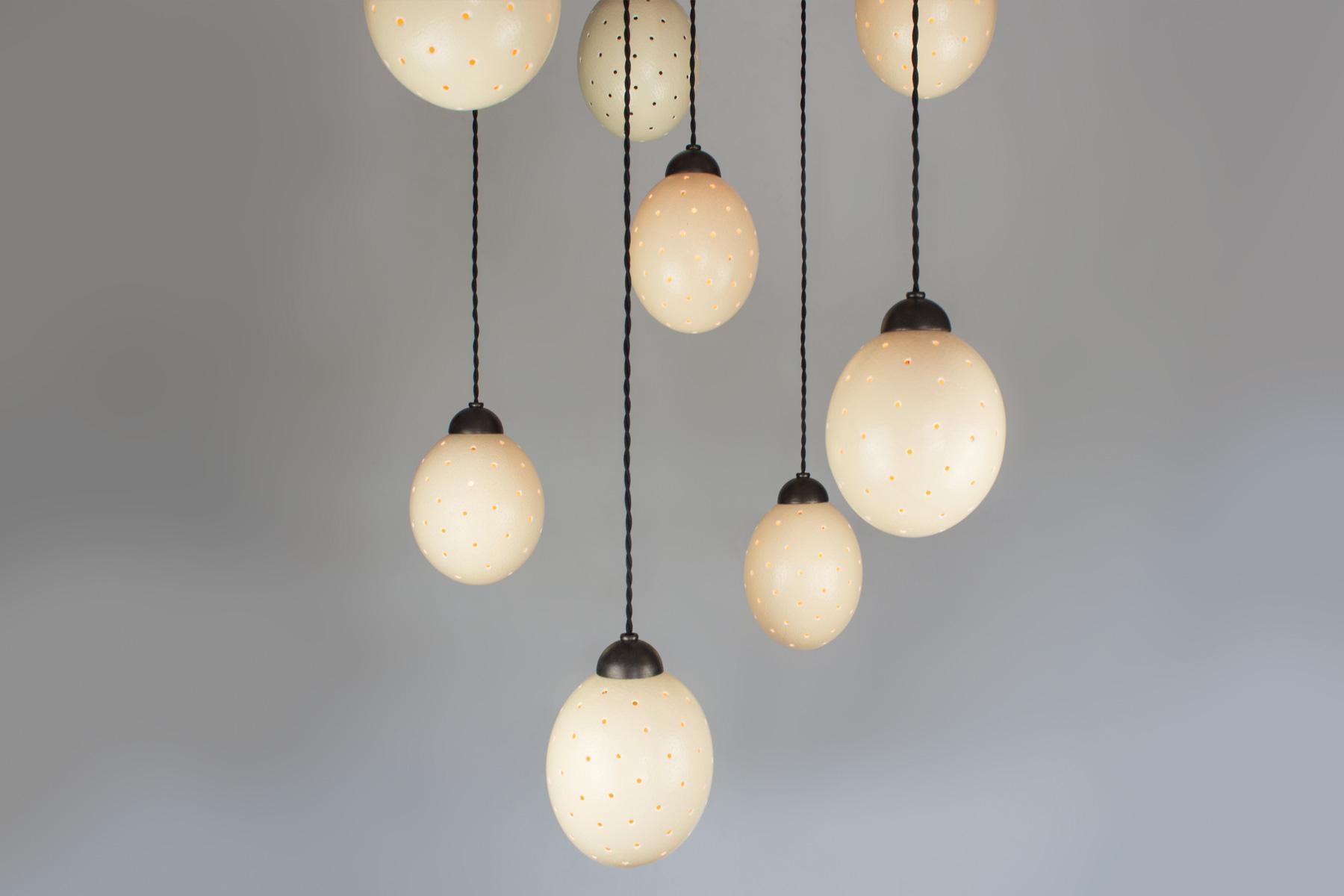 Acciaio Lampadario Pigalle con uova di struzzo di Bourgeois Boheme Atelier in vendita