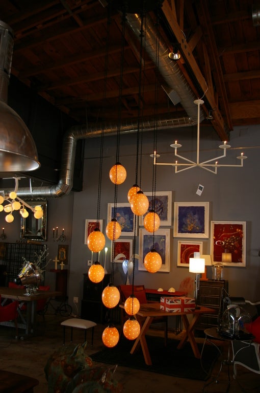 Lampadario Pigalle con uova di struzzo di Bourgeois Boheme Atelier in vendita 2