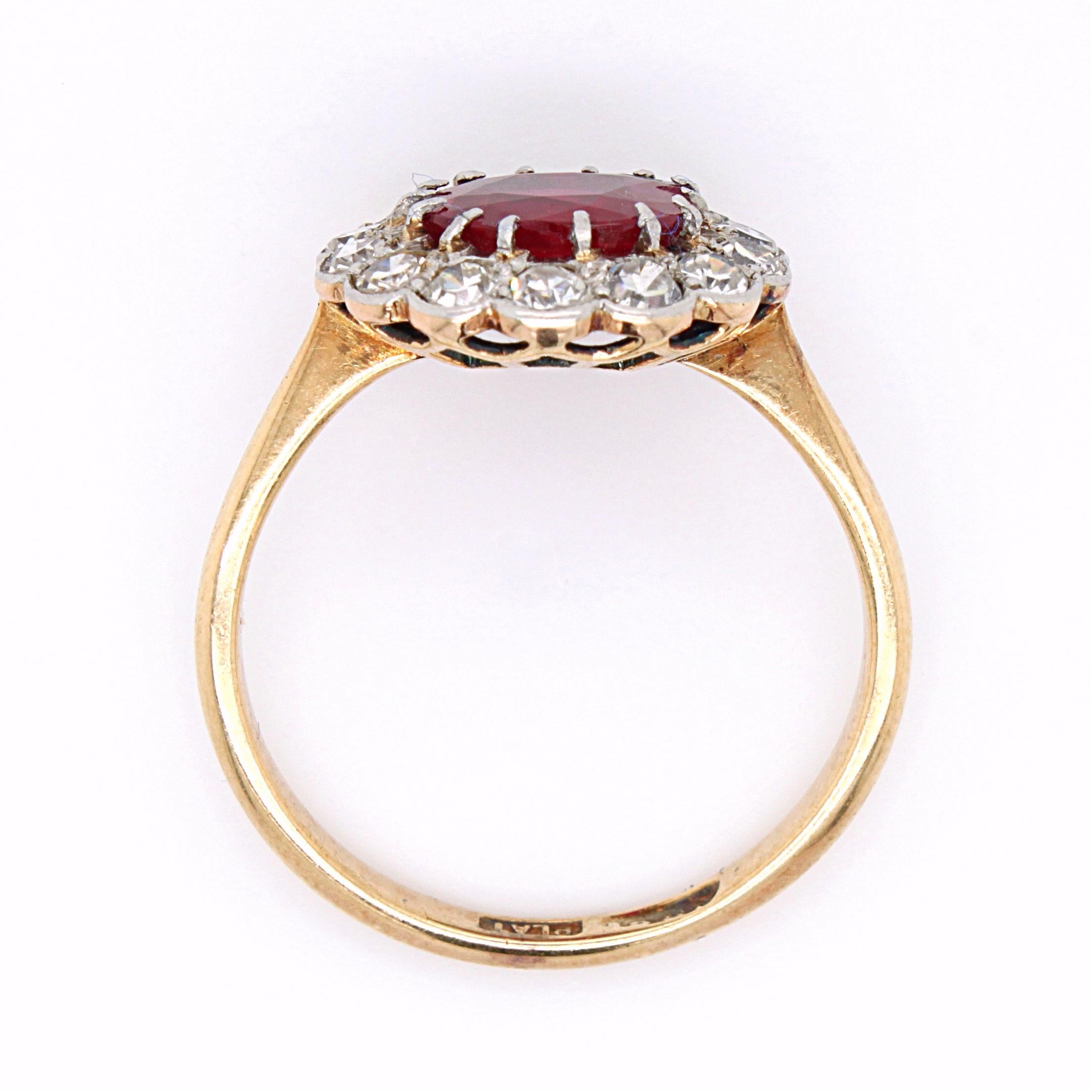 Pigeon Blood Ruby 'No Heat, Burma' and Diamond Cluster Ring, ca. 1900 In Good Condition For Sale In Idar-Oberstein, DE