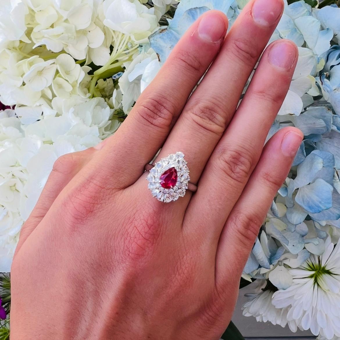 Taubenblut No Heat Rubin Diamant Weißgold Ring im Angebot 1