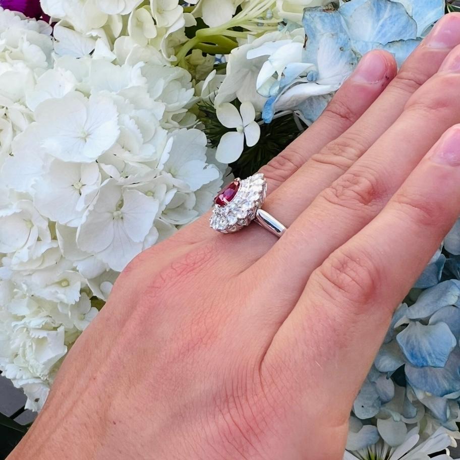 Taubenblut No Heat Rubin Diamant Weißgold Ring im Angebot 2