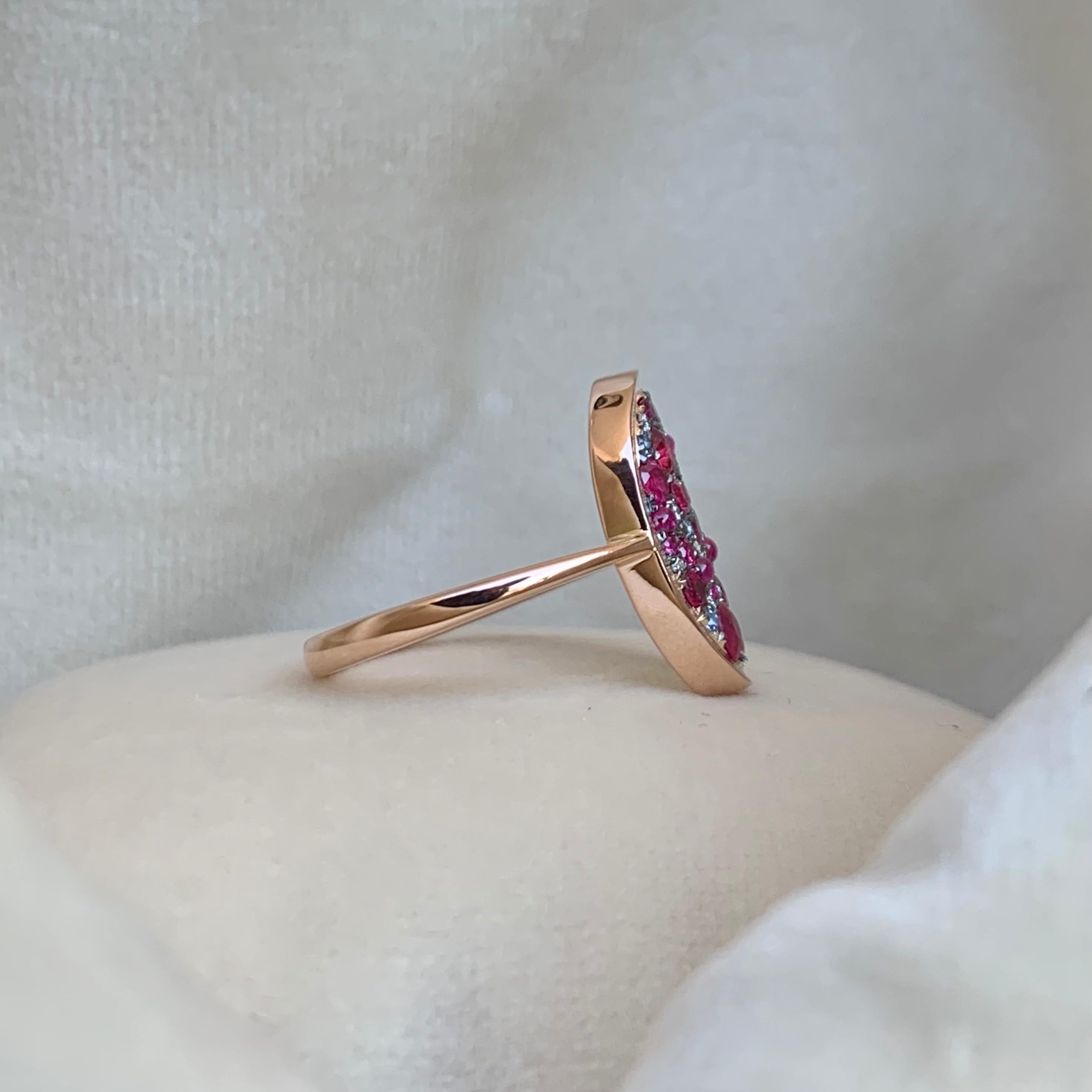 Pigeon's Blood Red Ruby Red Spinel Sapphire White Diamond Mosaic Pave Ring In New Condition In Antwerp, BE