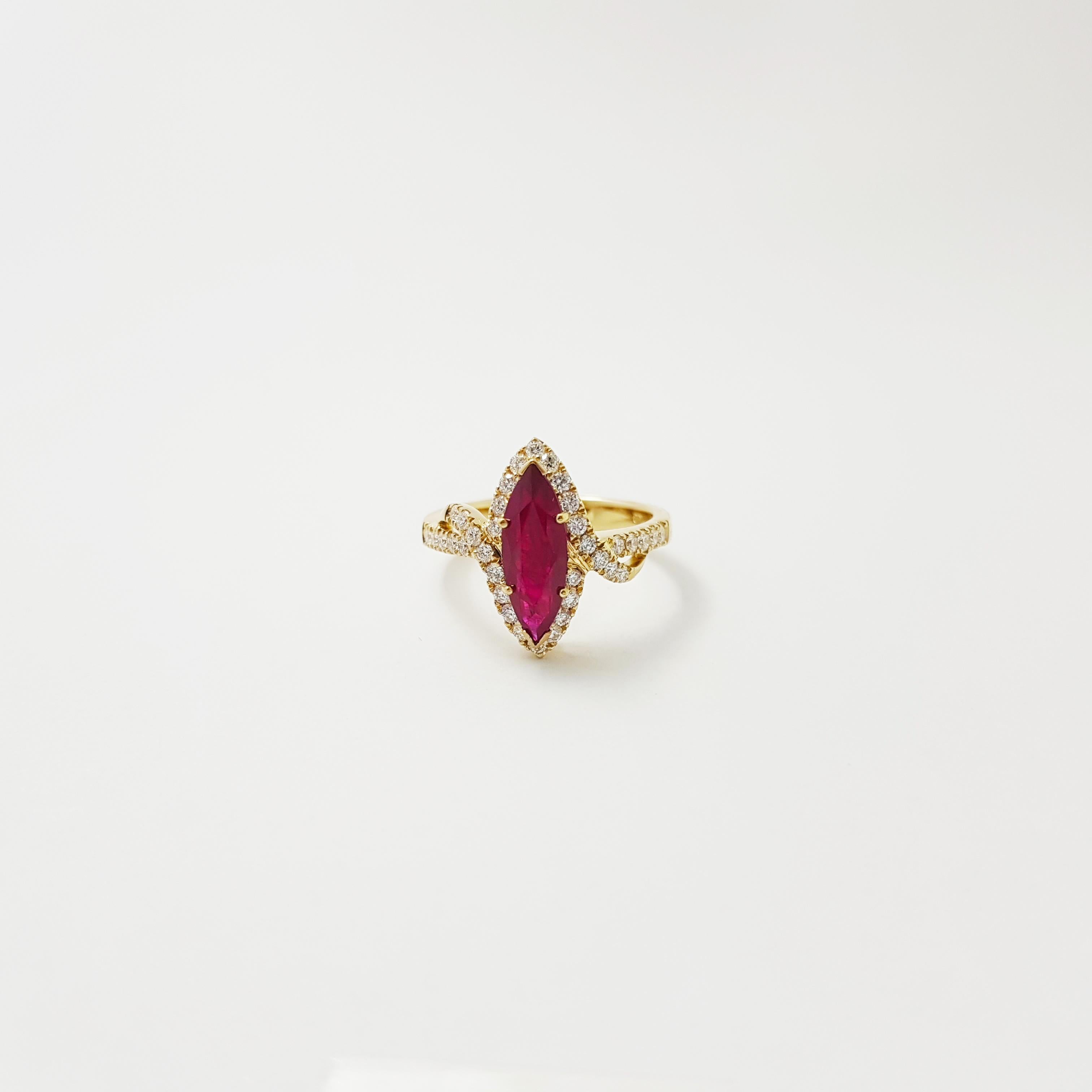 Taubenblut-Rubin mit Diamantring in 18K Goldfassung im Angebot 3