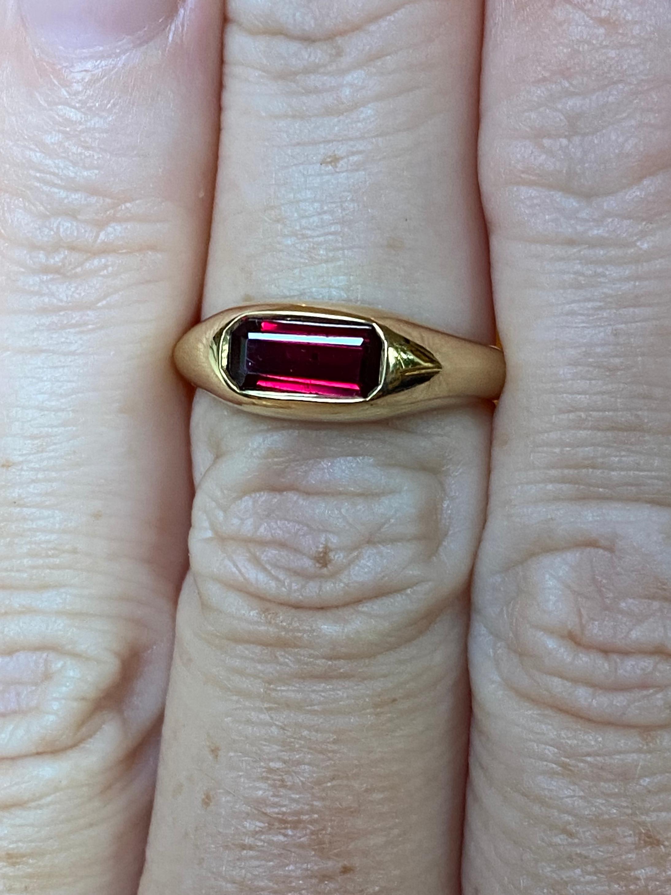 This ring features a 1.475 carat unheated Mozambique ruby with GRS certification of 