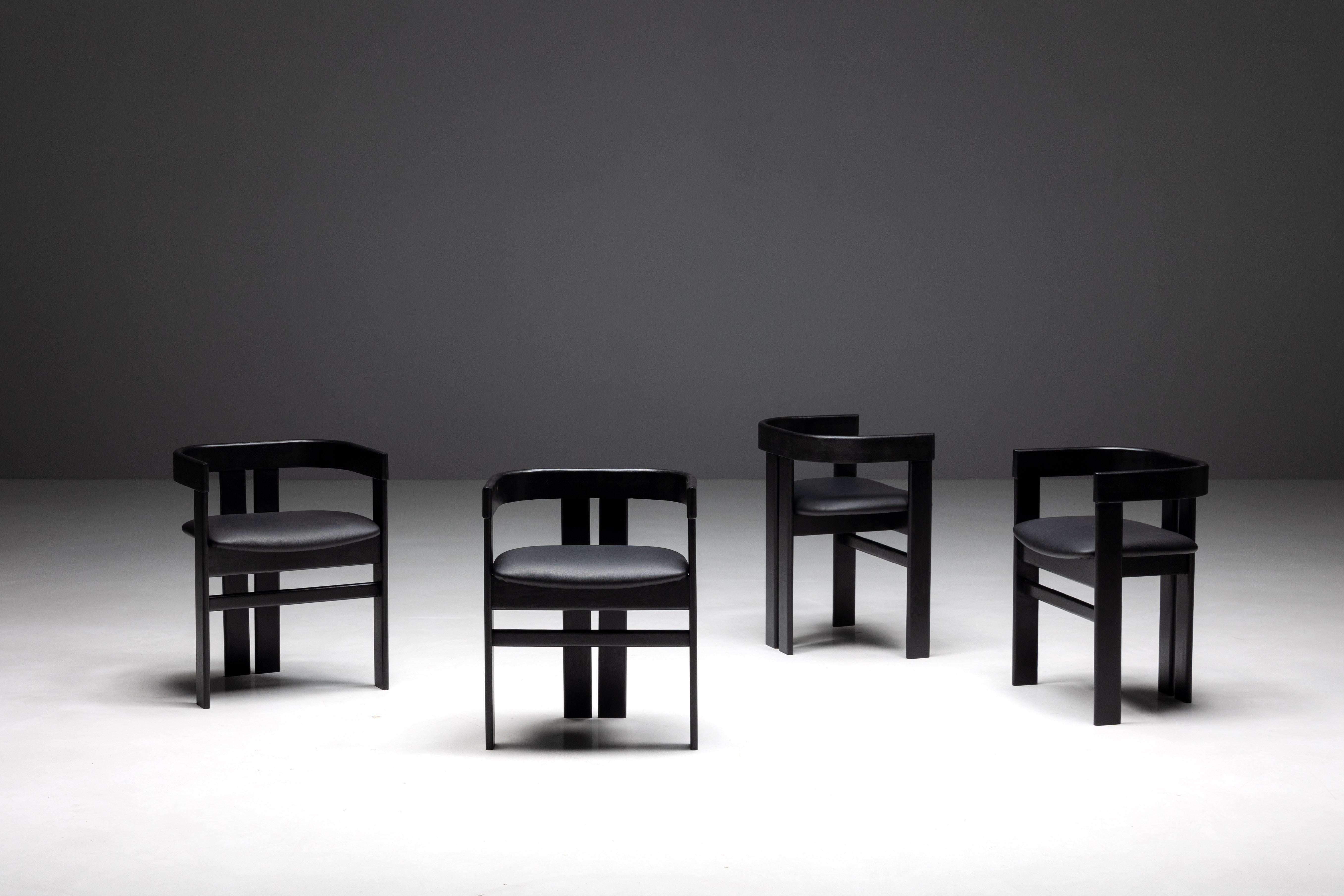 Magnifique ensemble de quatre chaises Pigreco, un chef-d'œuvre intemporel du design de Tobia Scarpa pour Tacchini, Italie en 1959. Chaque chaise a été soigneusement rembourrée avec le plus grand souci du détail et du confort, avec de la mousse toute