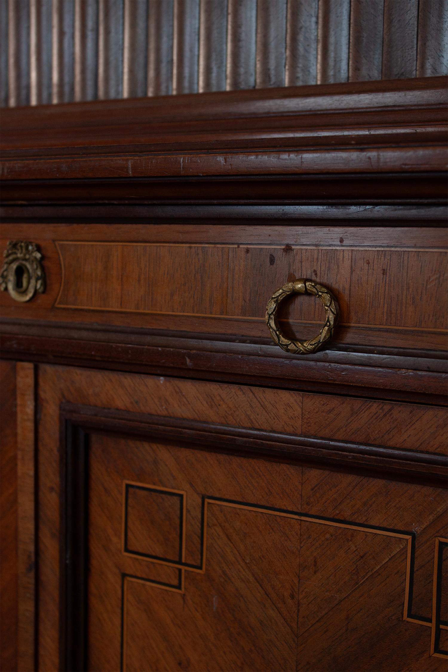 20ième siècle Pihouée 20th Century Antique French Art Nouveu Cabinet Rolle-Top Inlaid wood en vente