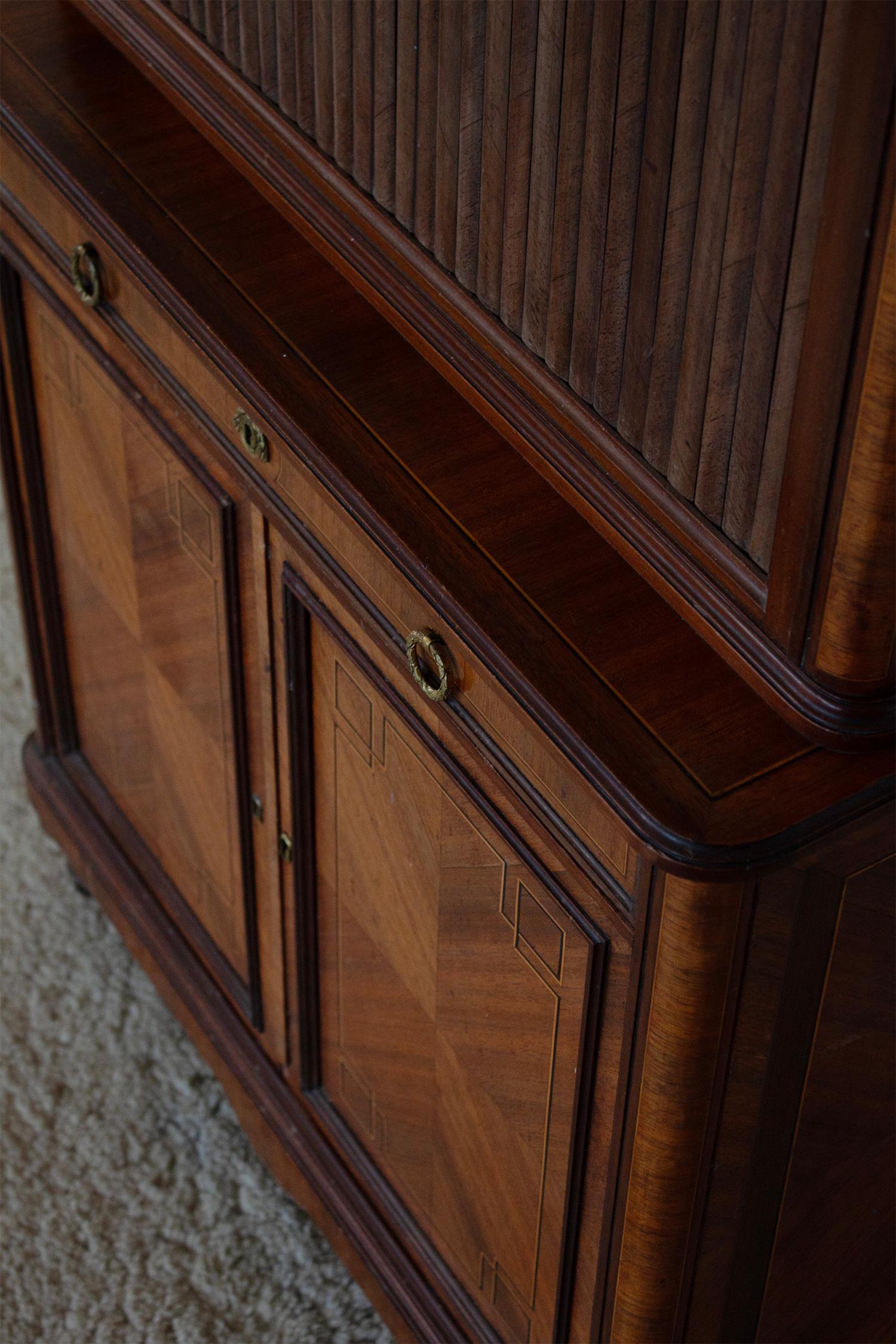 Laiton Pihouée 20th Century Antique French Art Nouveu Cabinet Rolle-Top Inlaid wood en vente