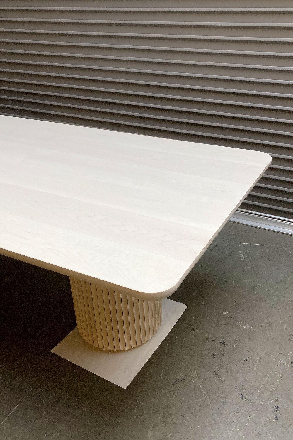 XXIe siècle et contemporain Table de salle à manger rectangulaire Pilar de Indo Made en vente