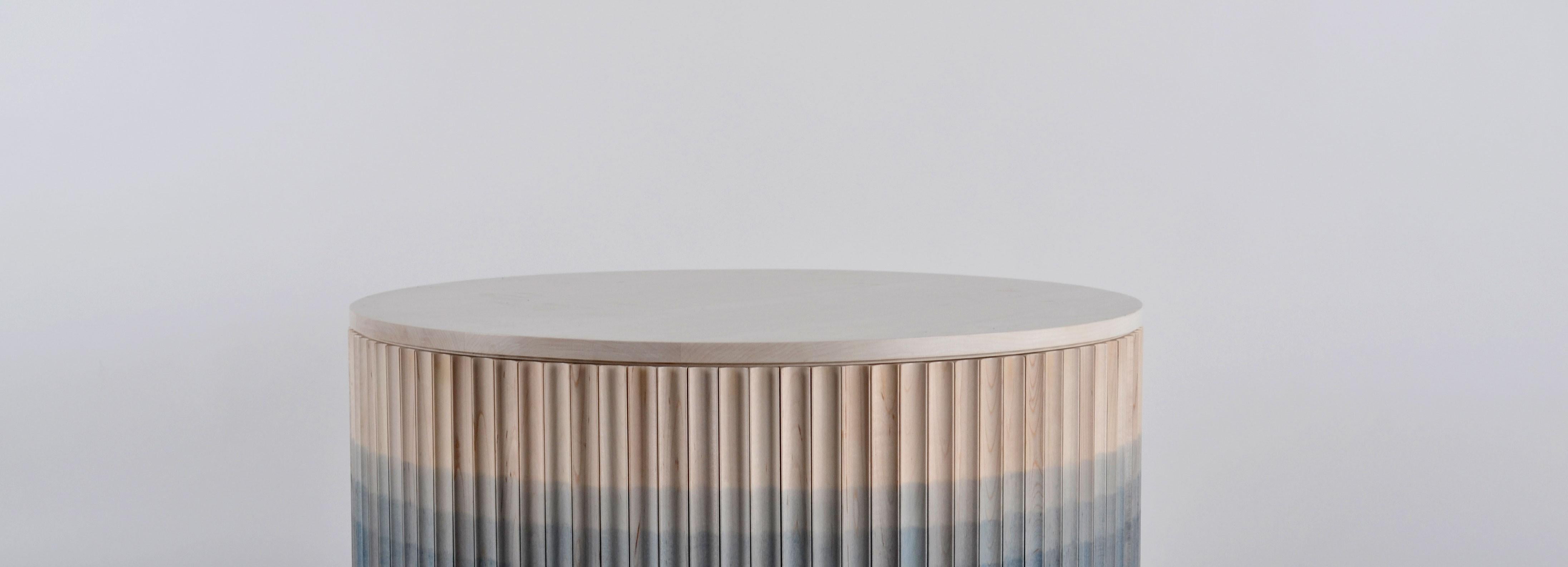 Postmoderne Table d'appoint Pilar par INDO- en vente