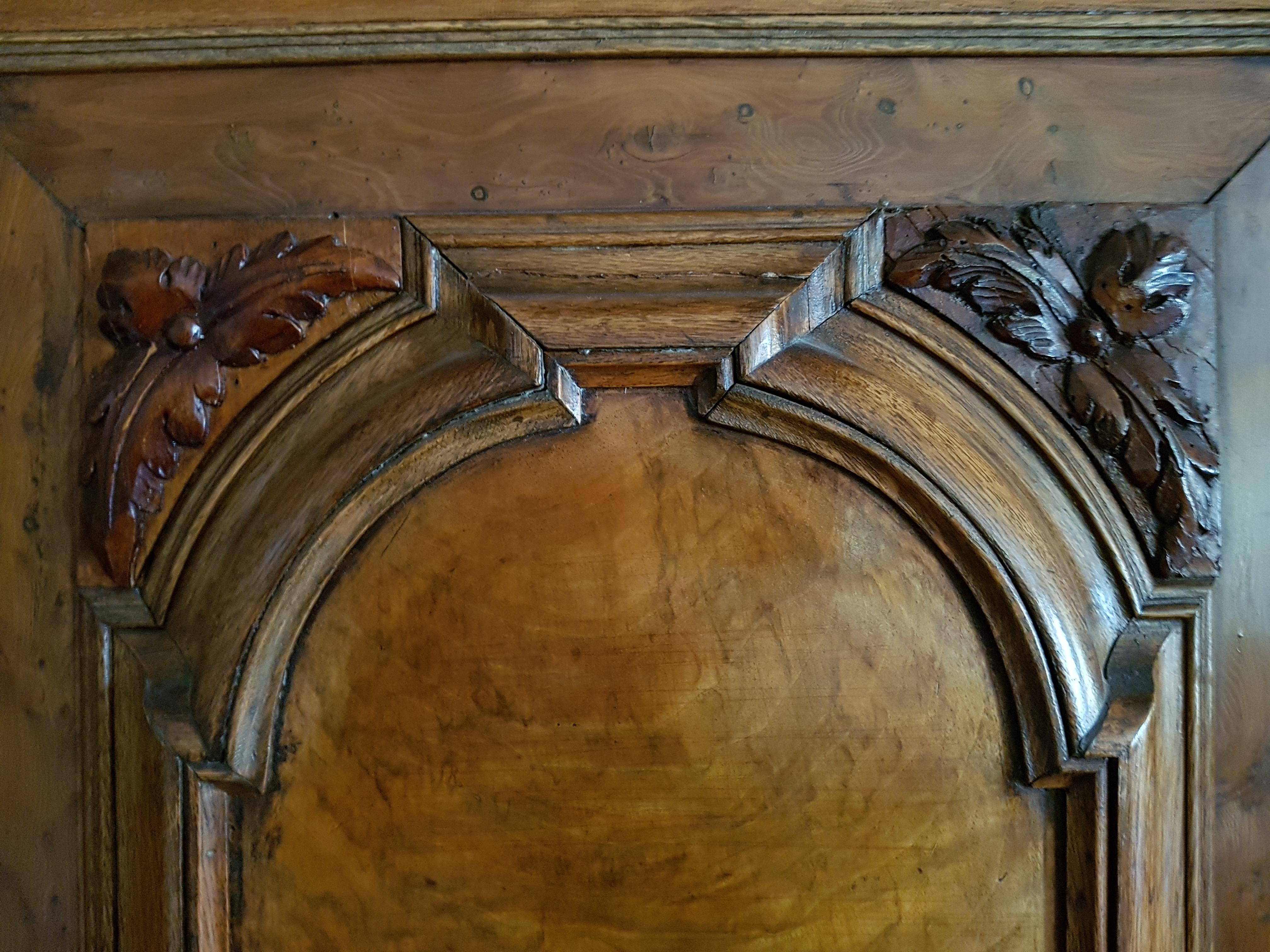 Pilasterschrank Mainfranken 18. Jahrhundert For Sale 3