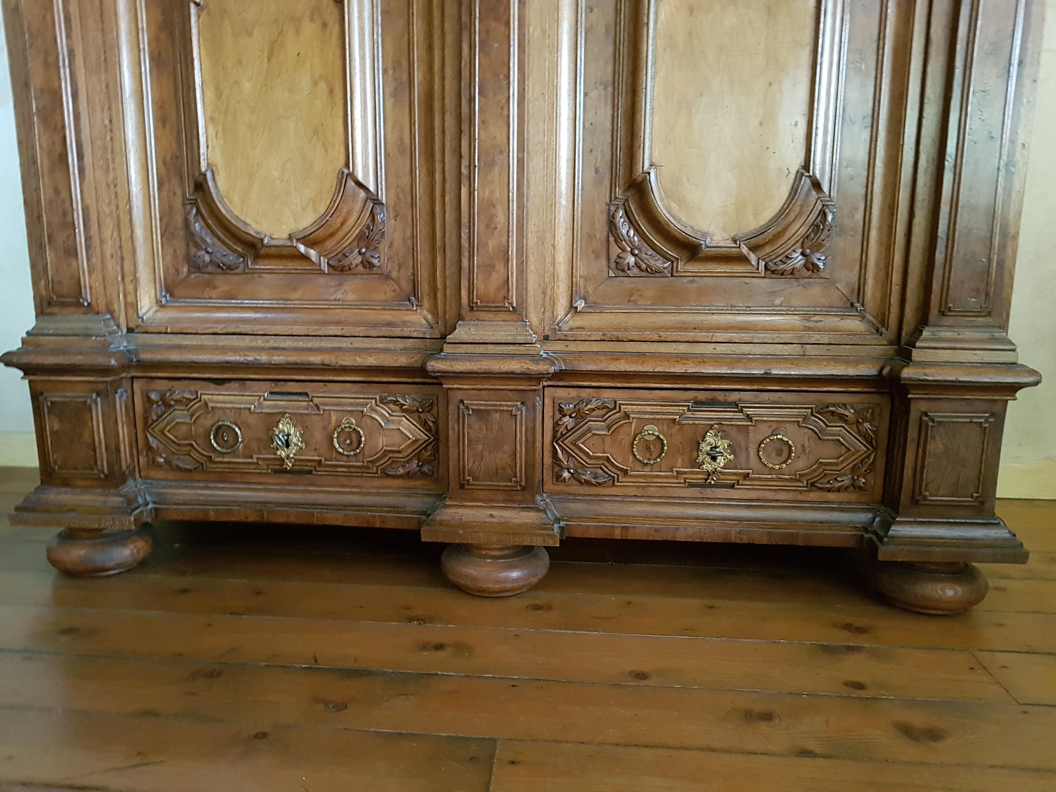 Pilasterschrank Mainfranken 18. Jahrhundert For Sale 5