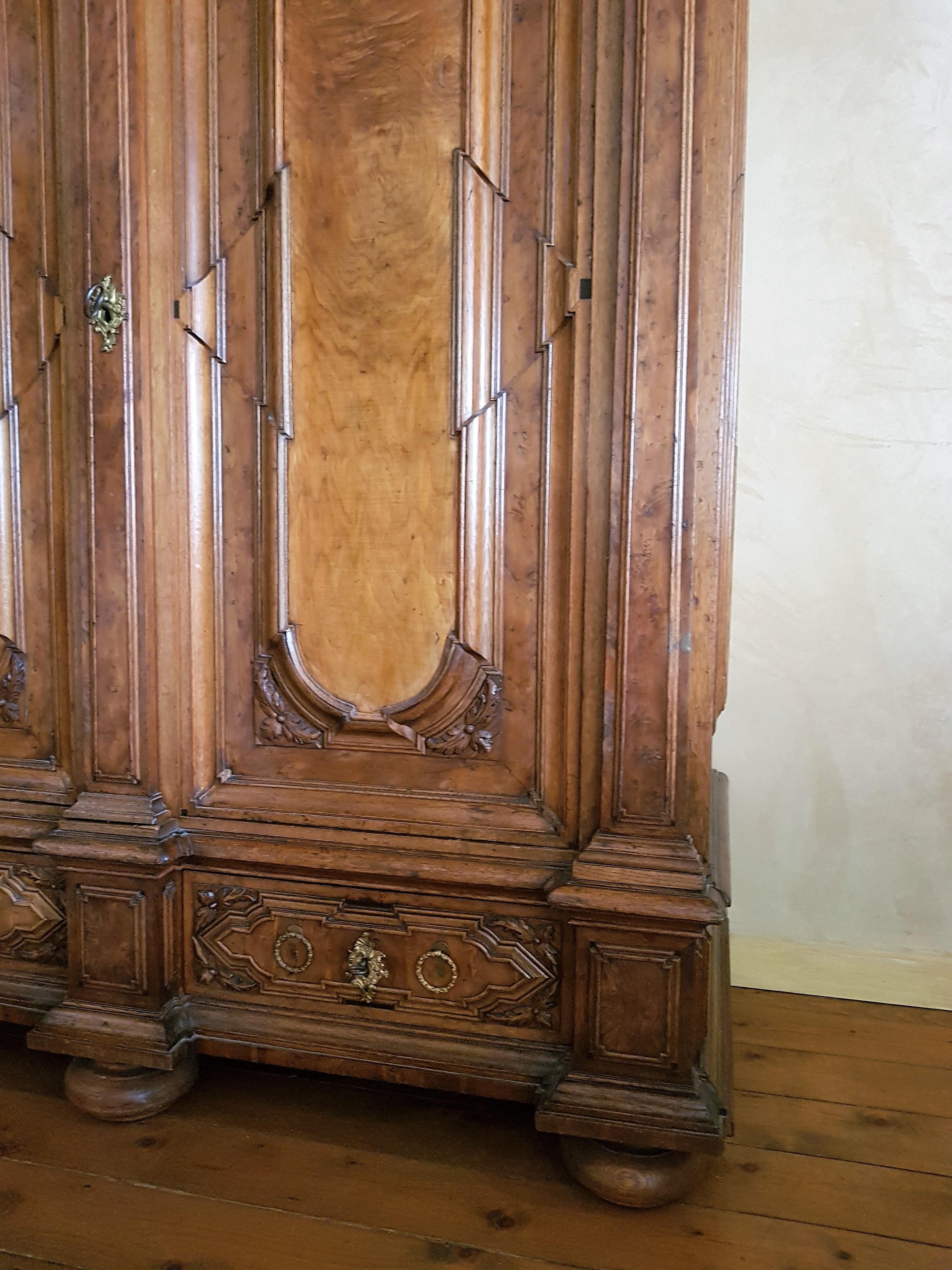 Pilasterschrank Mainfranken 18. Jahrhundert For Sale 6