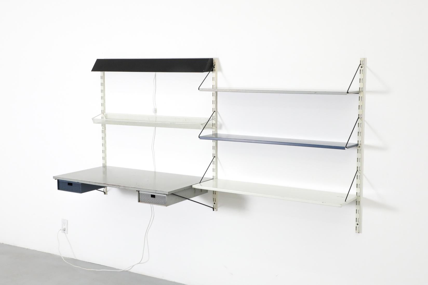 XX secolo Pilastro, scaffale a 2 sezioni in metallo smaltato con scrivania e luce in vendita