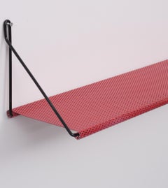Pilastro Perforiertes rotes Shelve-Tjerk Reijenga, 1960er Jahre