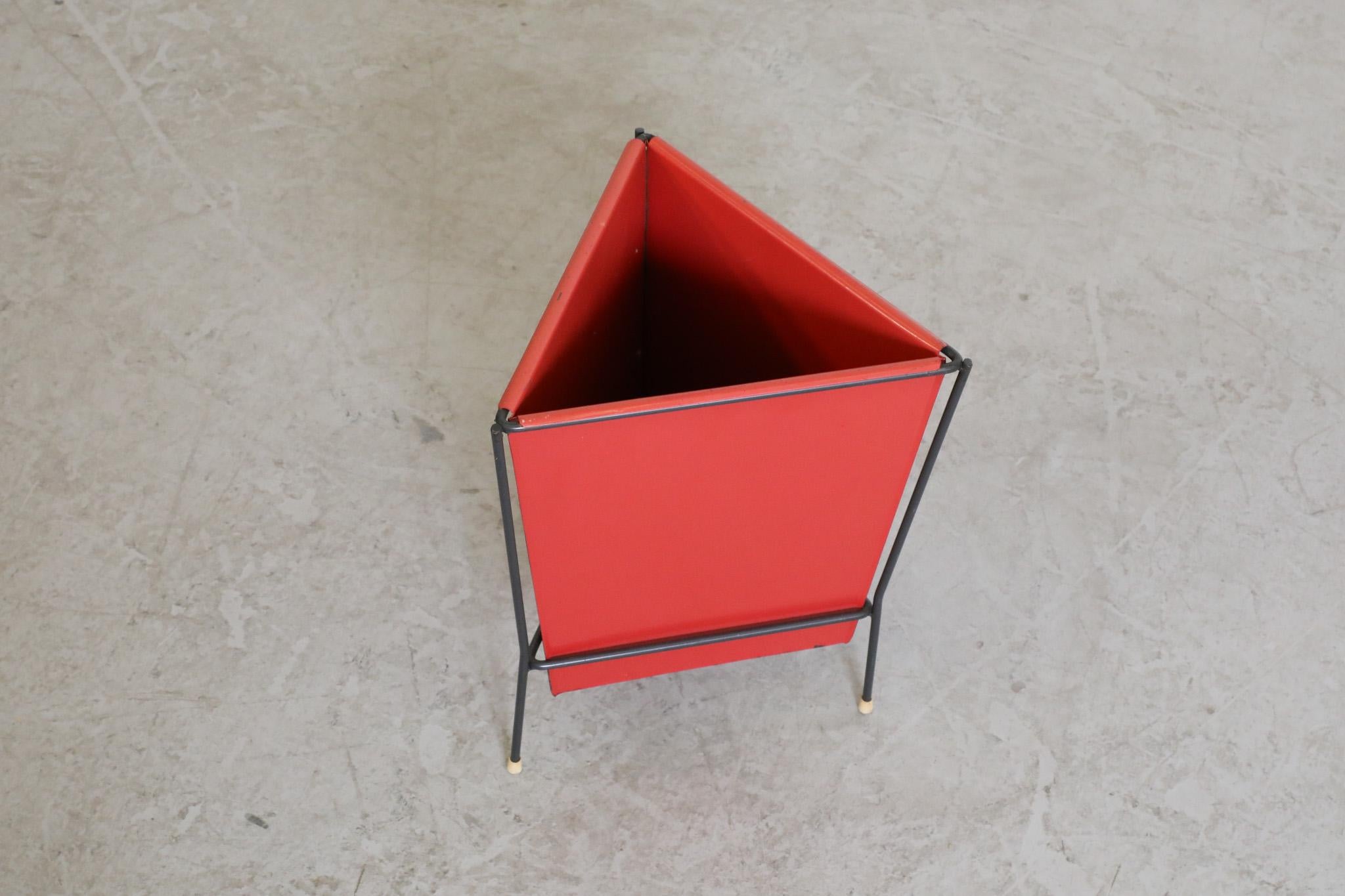 Mid-20th Century Pilastro Red Enameled Metal Triangle Bin with Black Frame For Sale