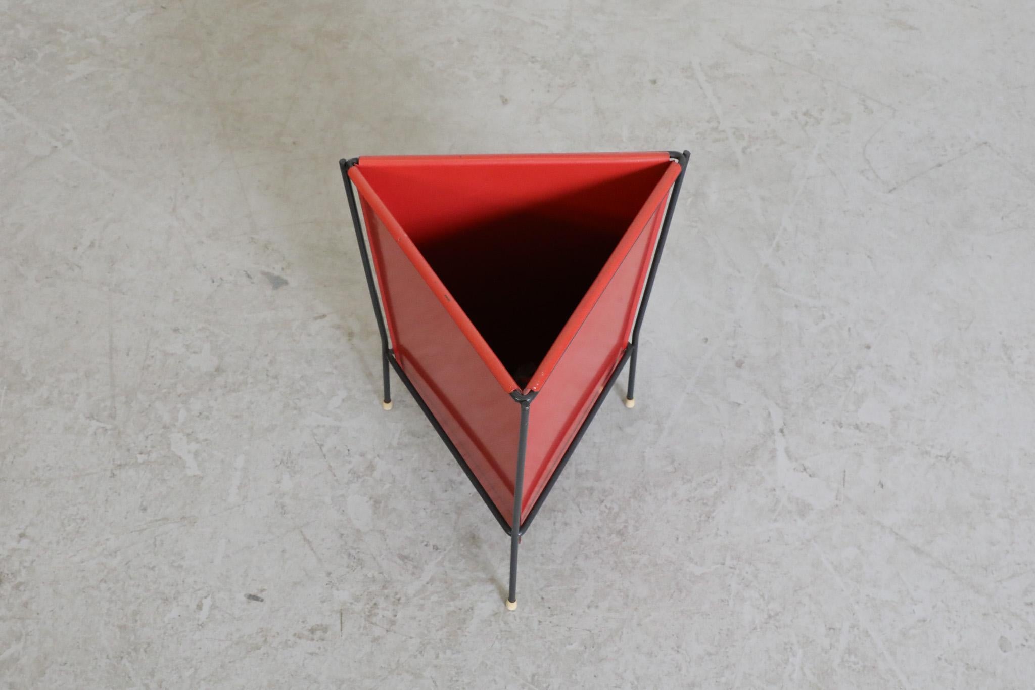 Pilastro Red Enameled Metal Triangle Bin with Black Frame For Sale 2