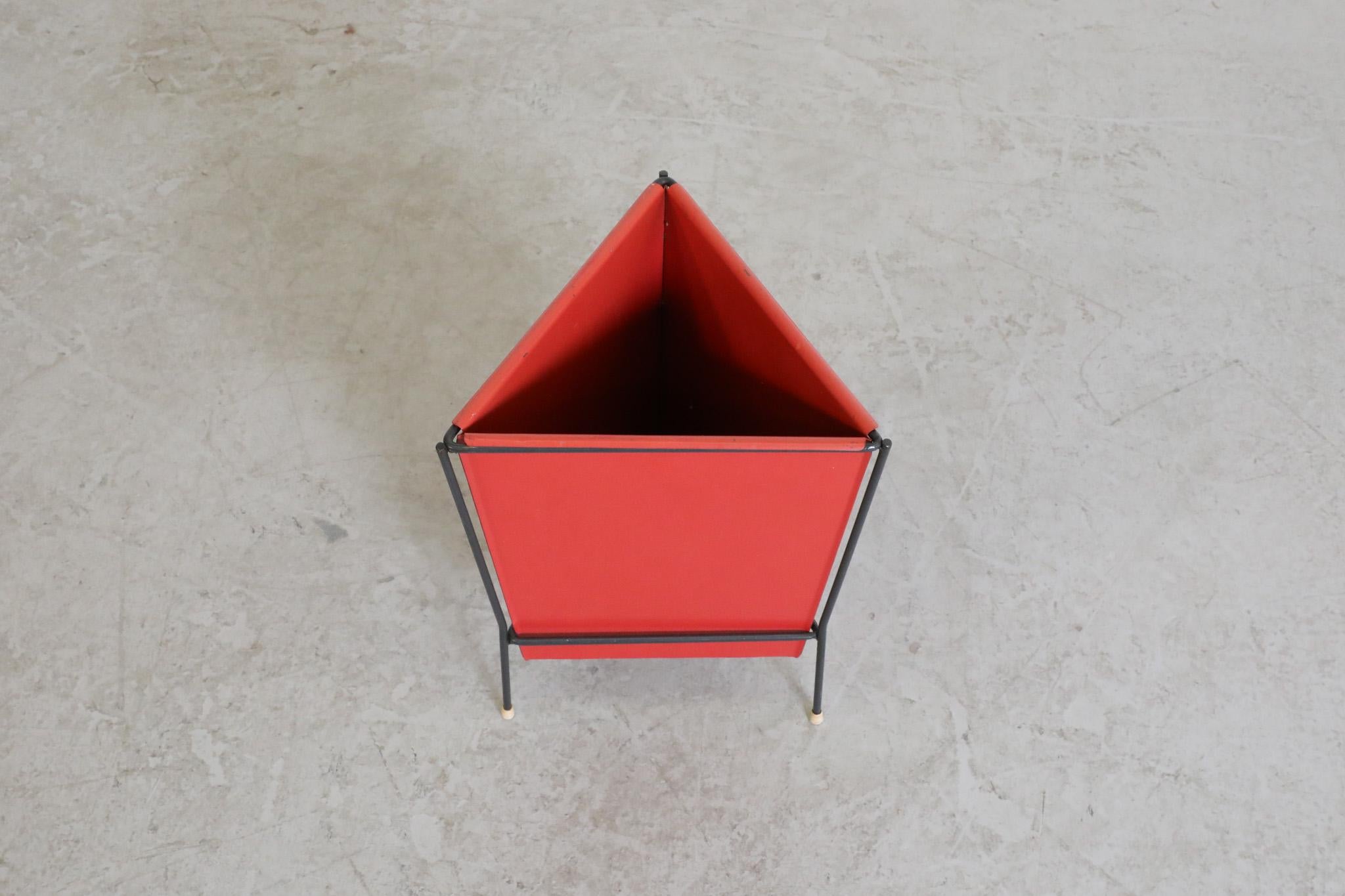 Pilastro Red Enameled Metal Triangle Bin with Black Frame For Sale 3