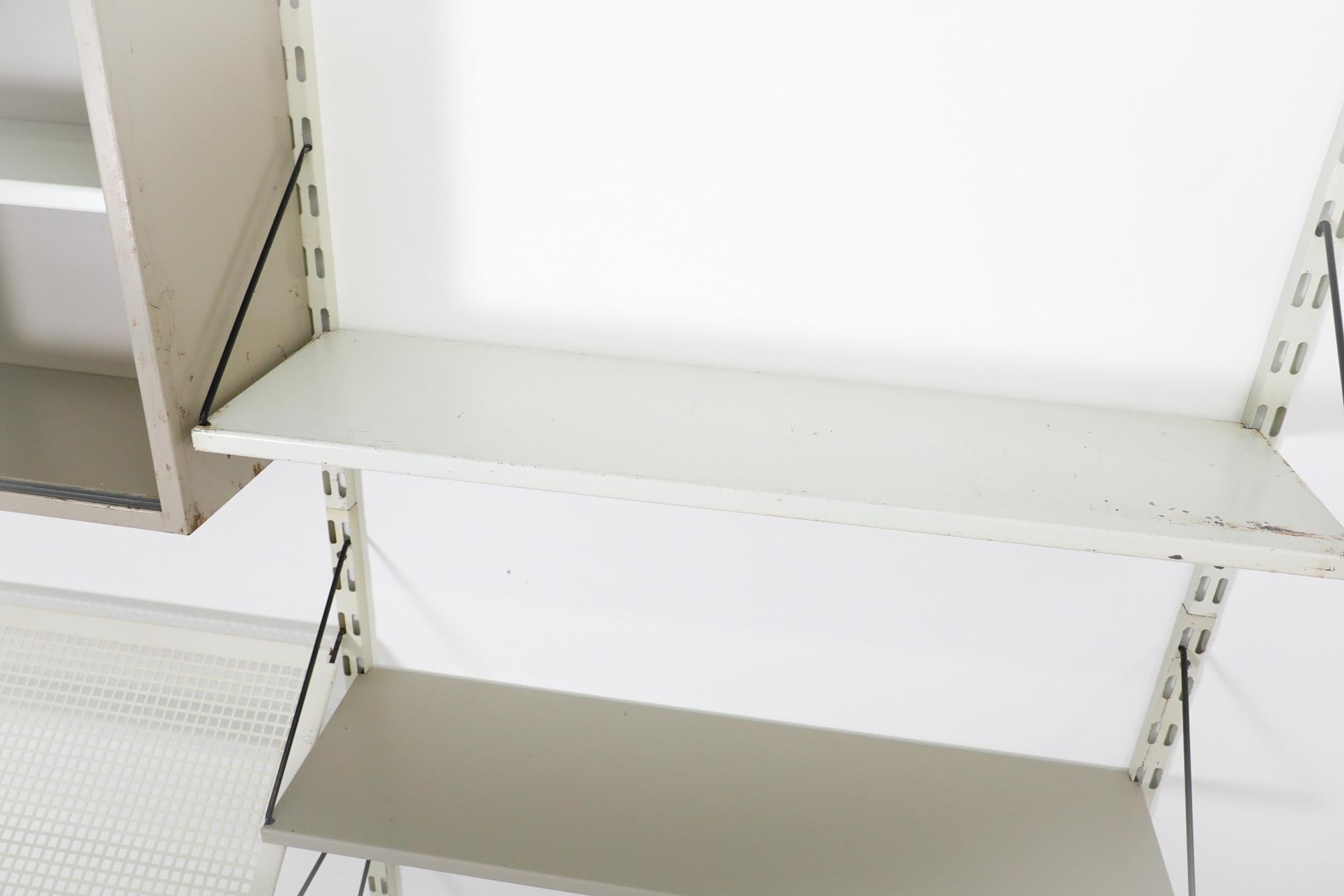 Pilastro Zweiteiliger Wandschrank mit Schrank und Zeitschriftenhalter, Weiß, Grau, Ocker, Ocker im Angebot 4