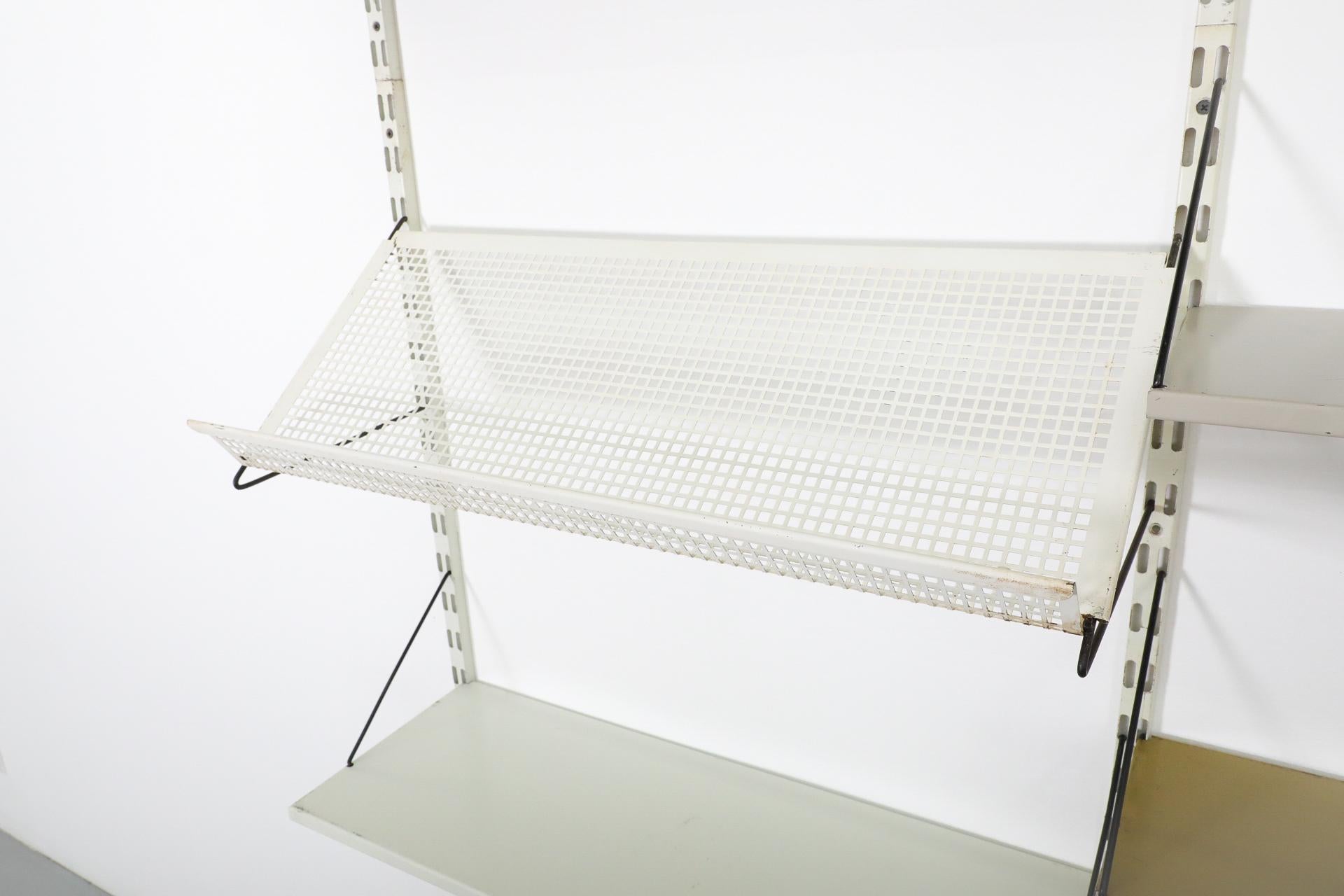Pilastro Zweiteiliger Wandschrank mit Schrank und Zeitschriftenhalter, Weiß, Grau, Ocker, Ocker im Angebot 6