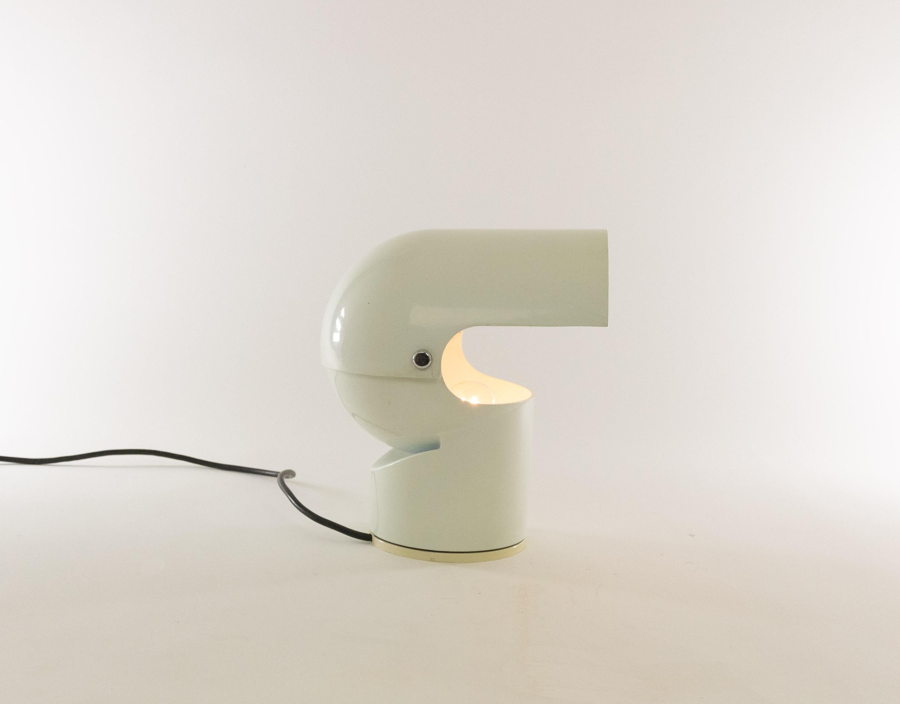 Adjustable Pileino table lamp designed by Gae Aulenti in 1972. This model with sculptural quality is made in white lacquered metal with a plastic base. It was in production in the 1970s by Italian lighting manufacturer Artemide.

The Pileino table