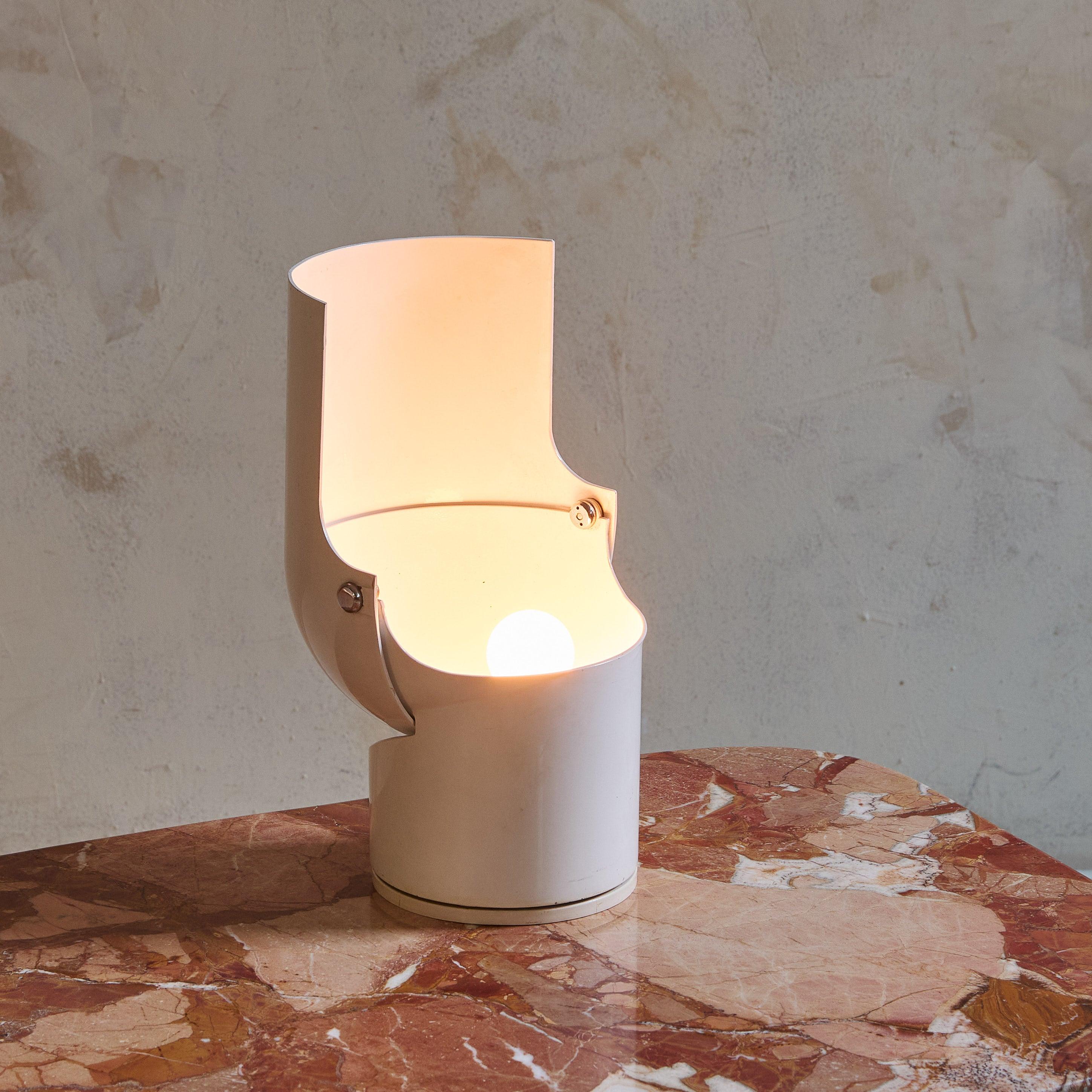 Pileino' Table Lamp by Gae Aulenti for Artemide, 1972 In Good Condition For Sale In Chicago, IL