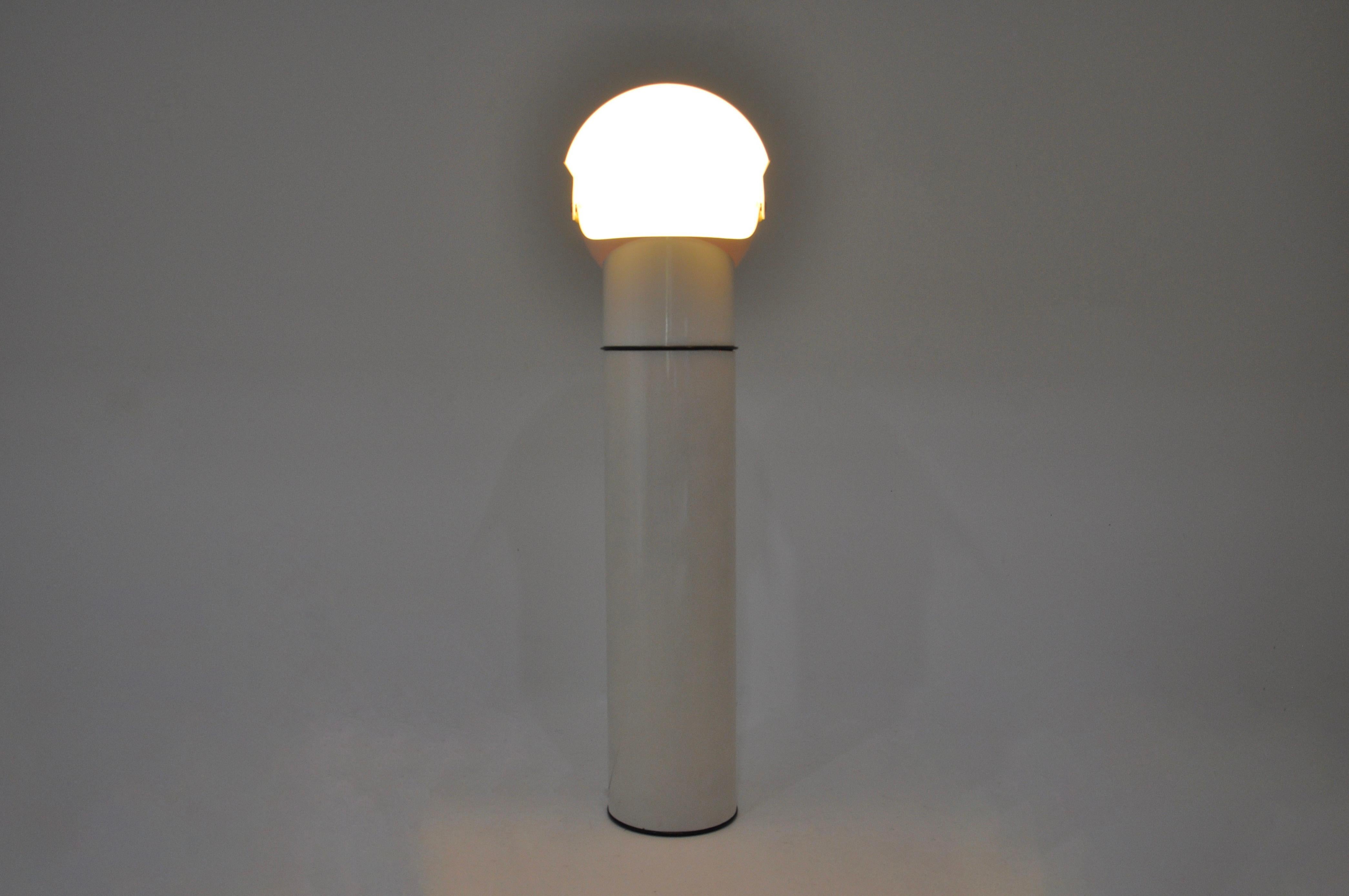 italien Lampadaire Palilo Mezzo de Gae Aulenti pour Artemide, 1970 en vente