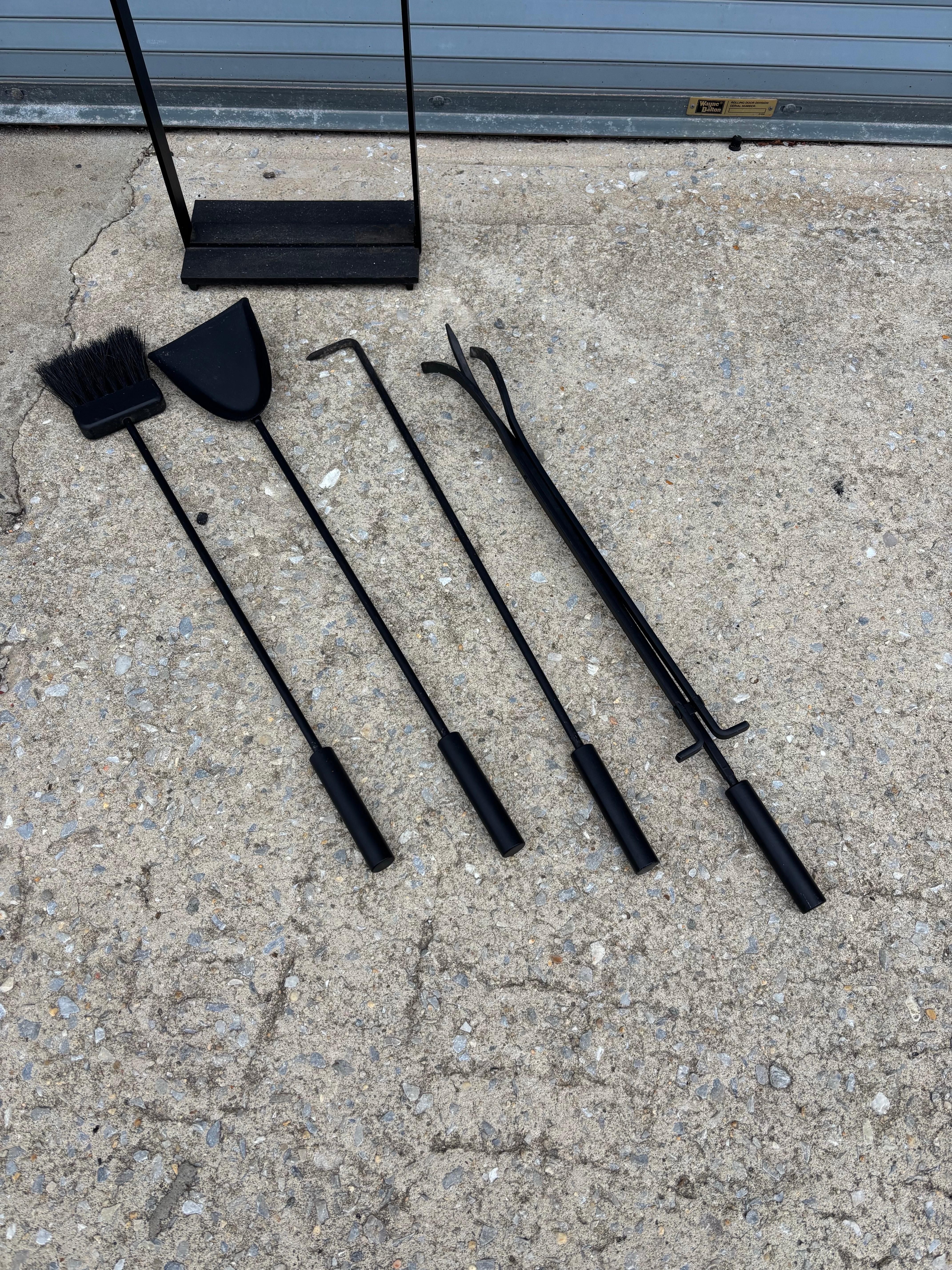 Pilgrim Iron Fireplace Tool Set In Good Condition In Philadelphia, PA