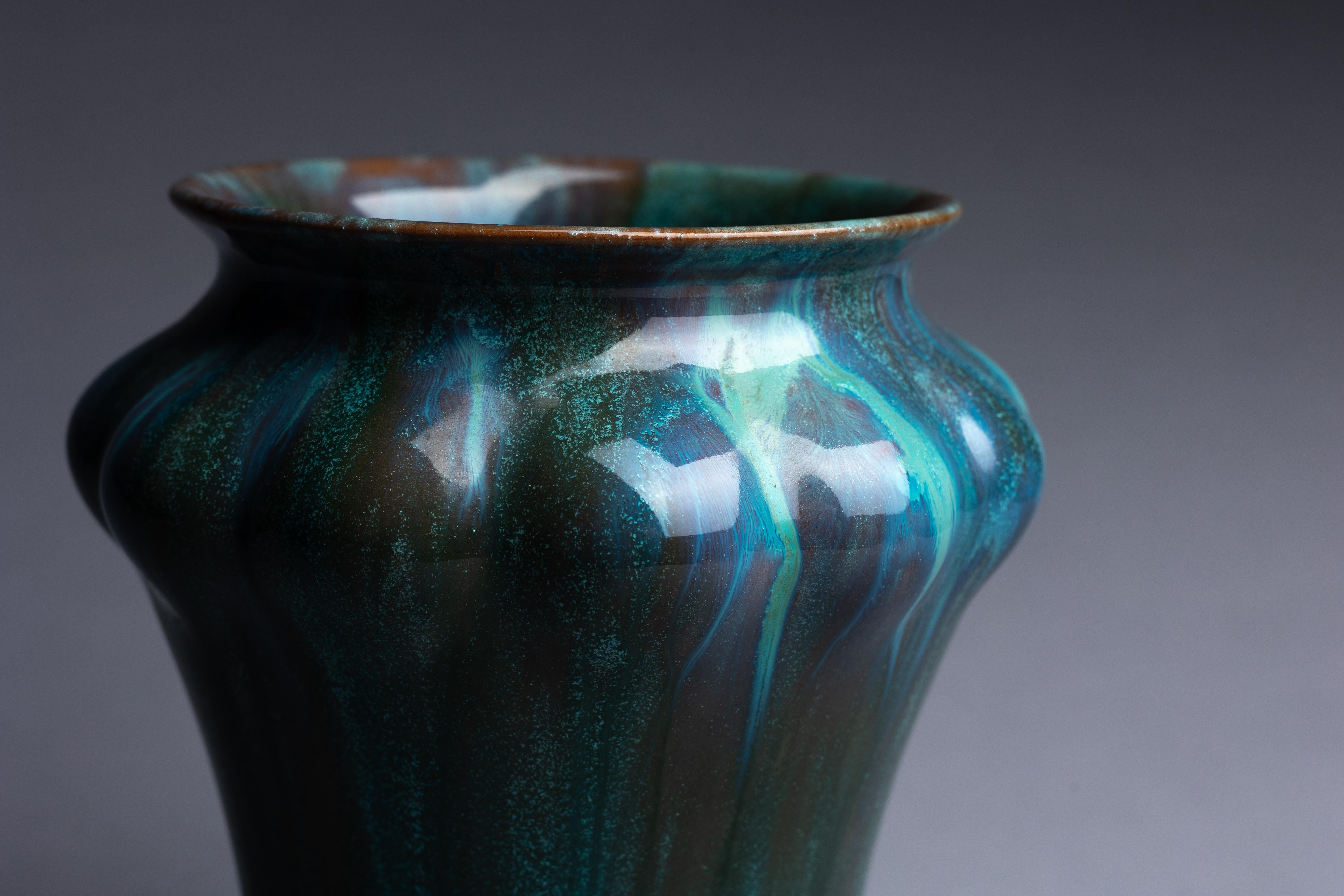 Pilkingtons Art Pottery Blue Crystalline Glaze Vase In Excellent Condition In Fort Lauderdale, FL