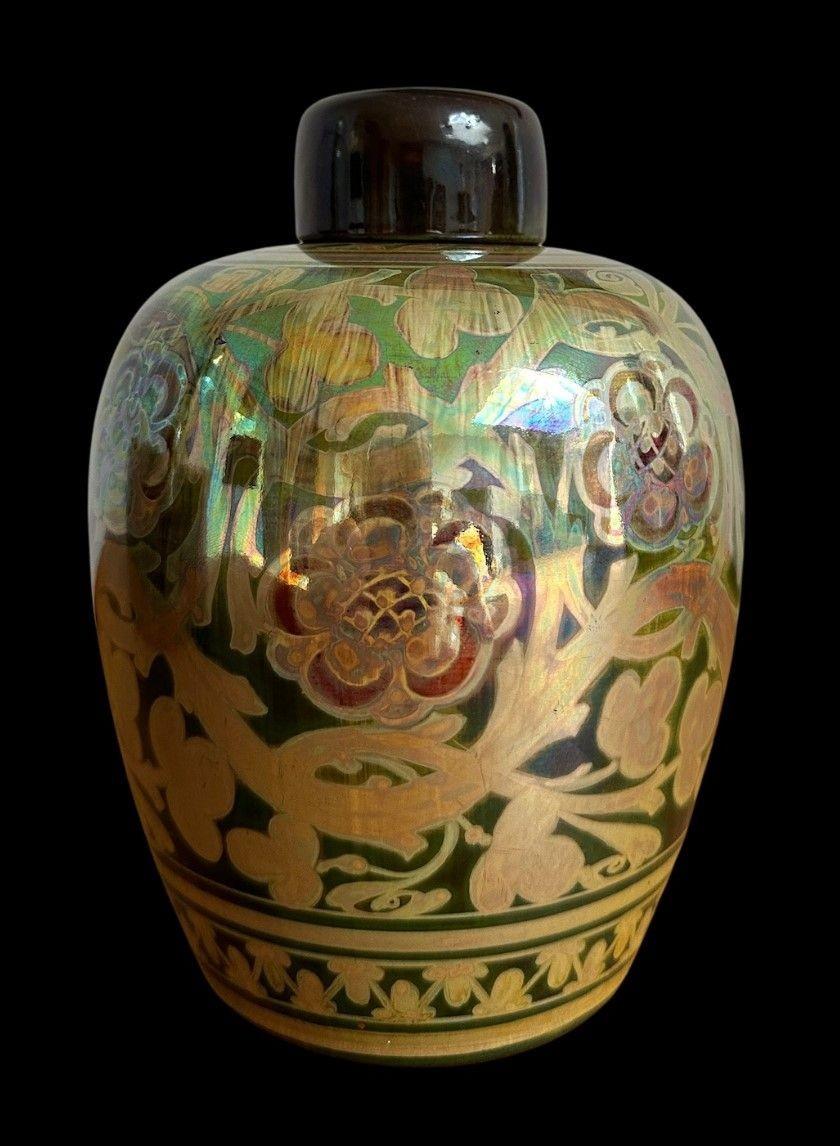 Pilkington's Lustre Lidded Jar In Good Condition For Sale In Chipping Campden, GB