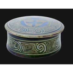 Pilkington's Lustre Pill Box Decorated with an Armorial Shield, 1907
