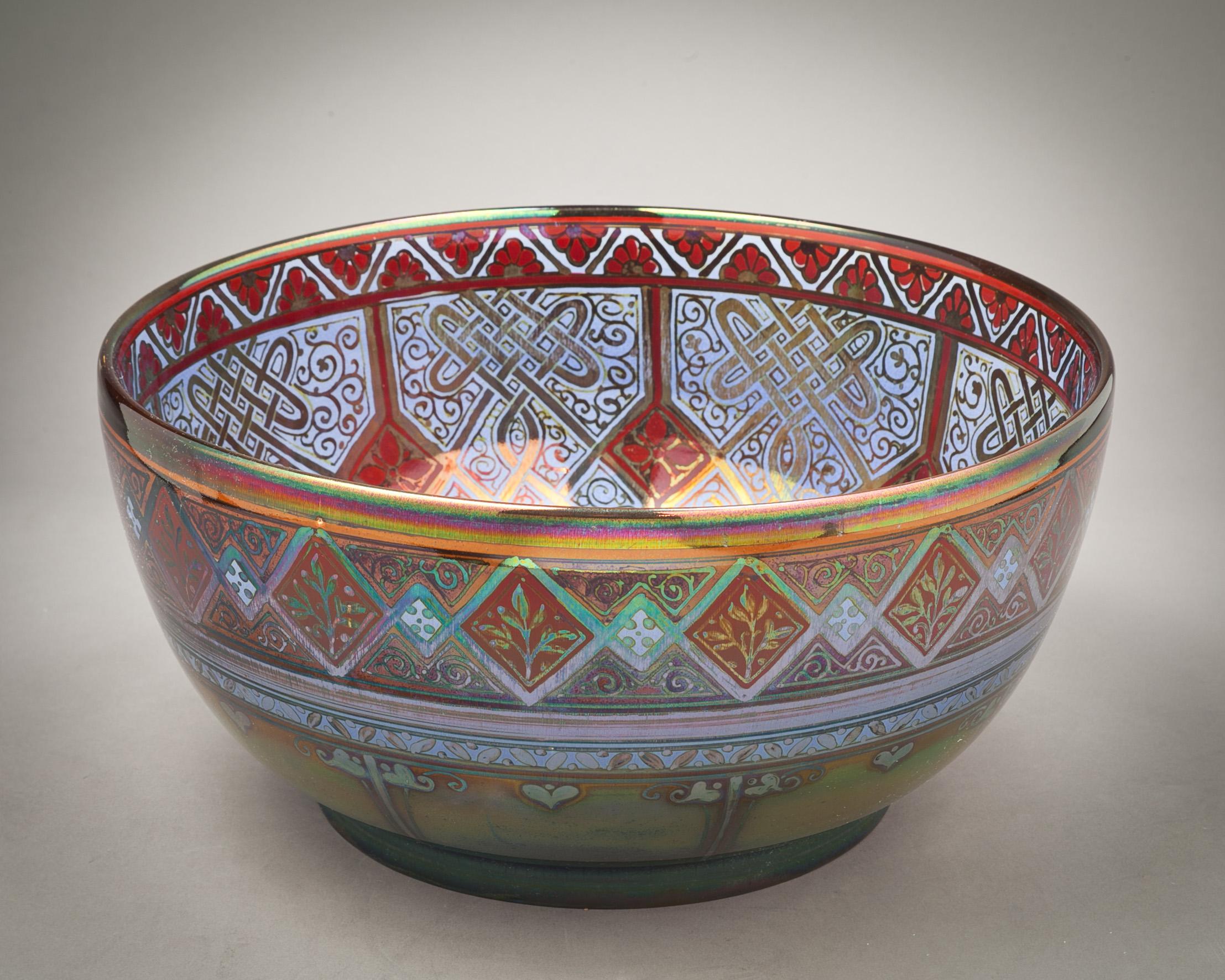 Pilkingtons Royal Lancastrian Bowl, by W.M.S Mycock, 1918 In Excellent Condition For Sale In New York, NY
