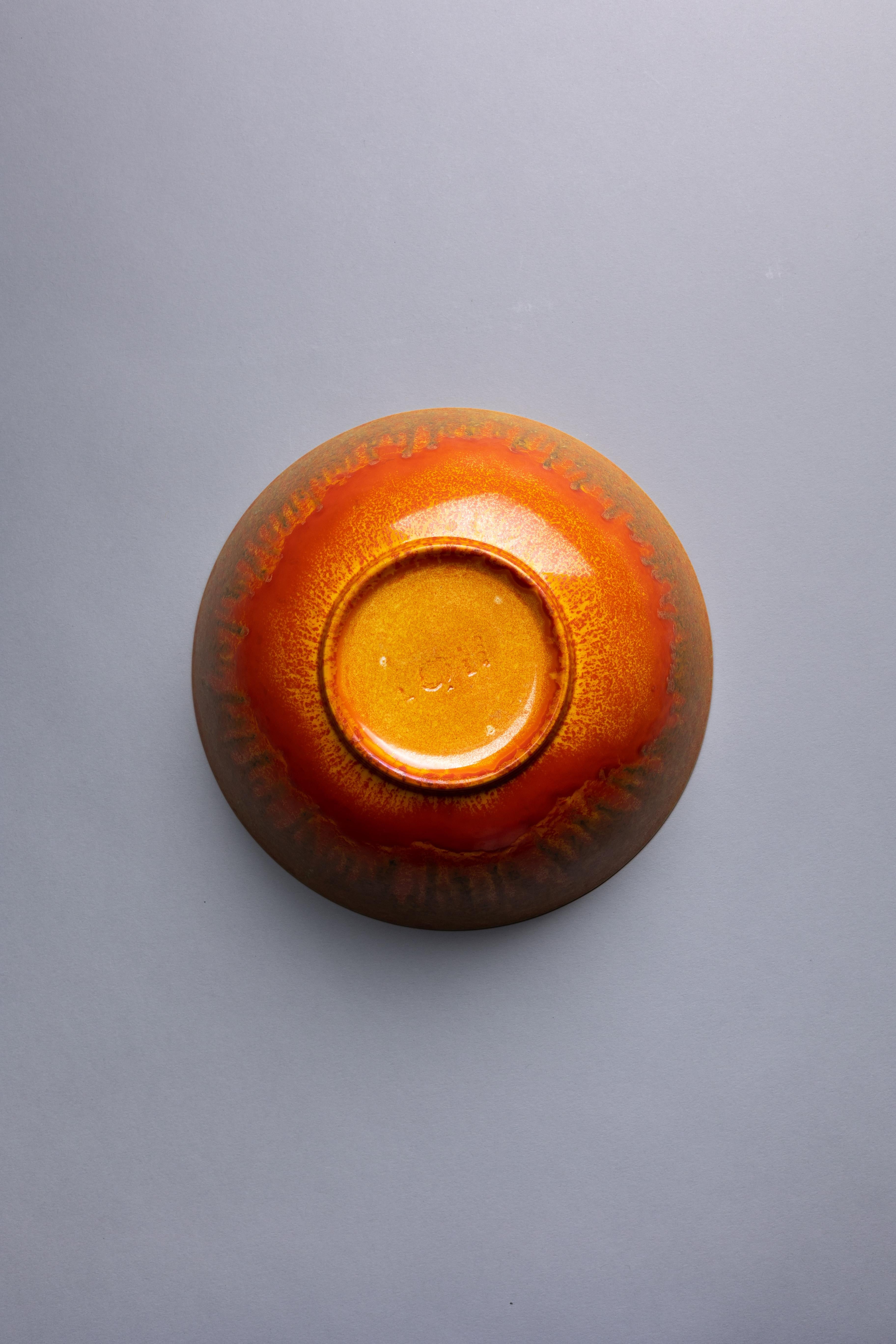 Pilkingtons Vermilion Glaze Bowl circa 1930 In Excellent Condition For Sale In Fort Lauderdale, FL