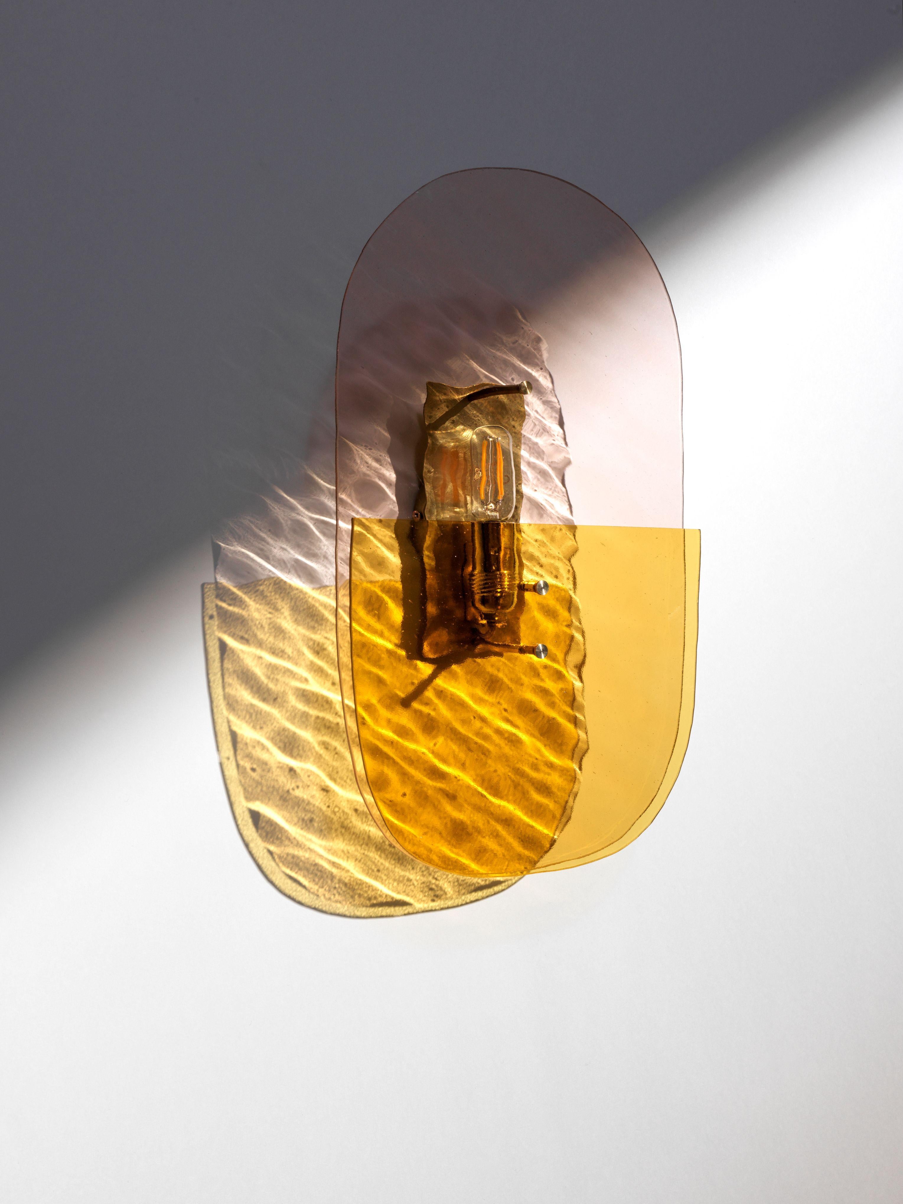 Champagne Pink and Olive Green Glass Brass Light Sculpture by Marie Jeunet In New Condition For Sale In Geneve, CH