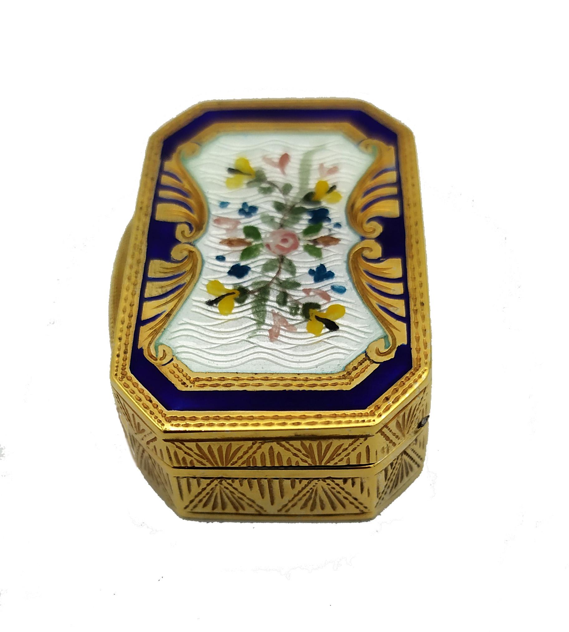Pill Box Floral miniature and  fine hand-engravings Art Nouveau style Salimbeni.Shaped pillbox in 925/1000 sterling silver gold plated with translucent fired enamels on guillochè and hand-painted floral miniature, with fine hand-engravings. Viennese
