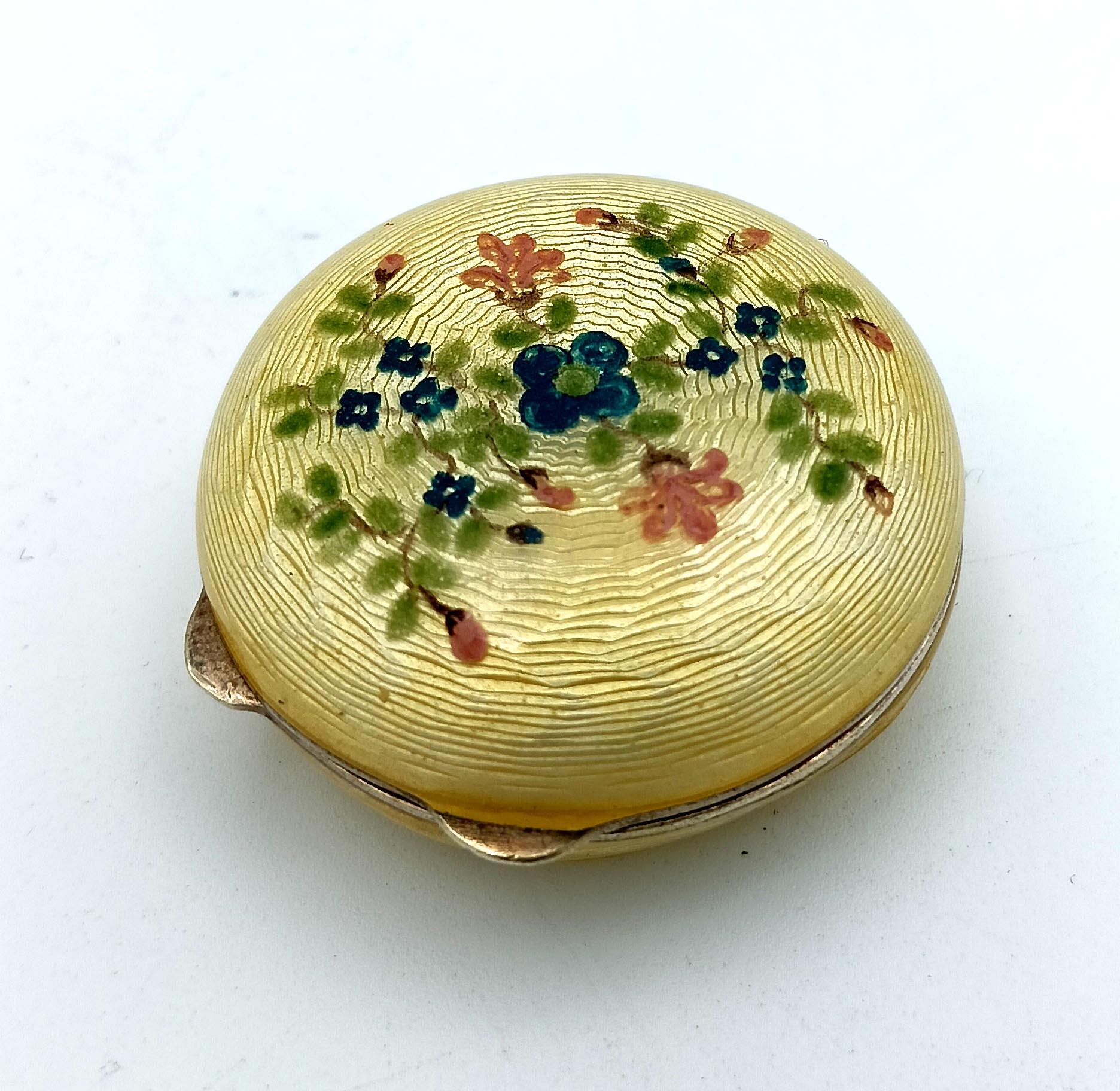 Giorgio Salimbeni Gold-Plated Sterling Silver and Enamel Pill Box with Miniature by Renato Buccioni, Florence, 1978

Exquisite round, domed pill box in 925/1000 sterling silver, gold plated, and decorated with translucent fired enamels over a