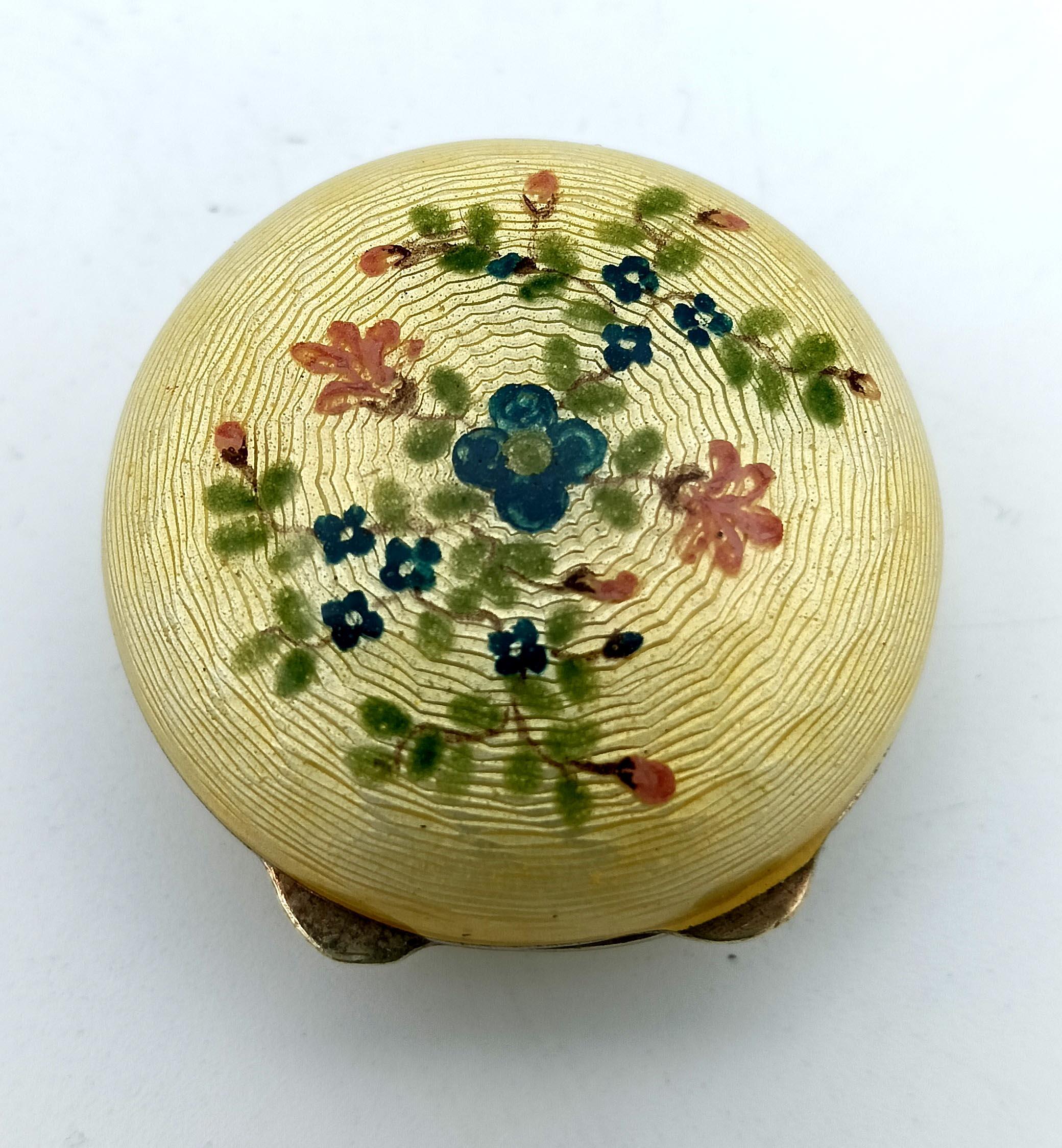 Art Nouveau Pill Box Round, domed in Silver Sterling Enamel on a guilloche pattern Salimbeni For Sale