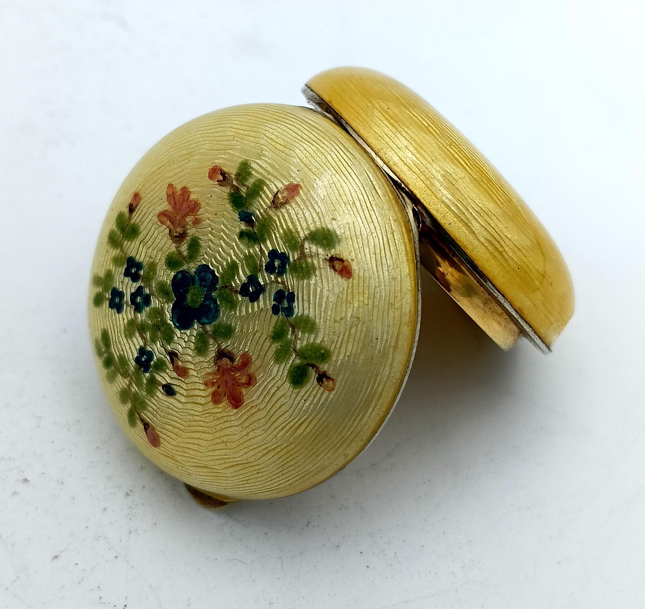 Gold Plate Pill Box Round, domed in Silver Sterling Enamel on a guilloche pattern Salimbeni For Sale