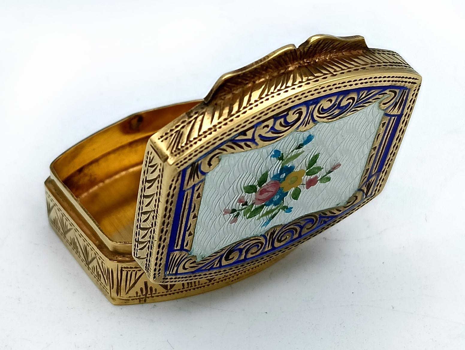 Gold Plate Pill Box Round, domed in Silver Sterling Enamel on a guilloche pattern Salimbeni For Sale