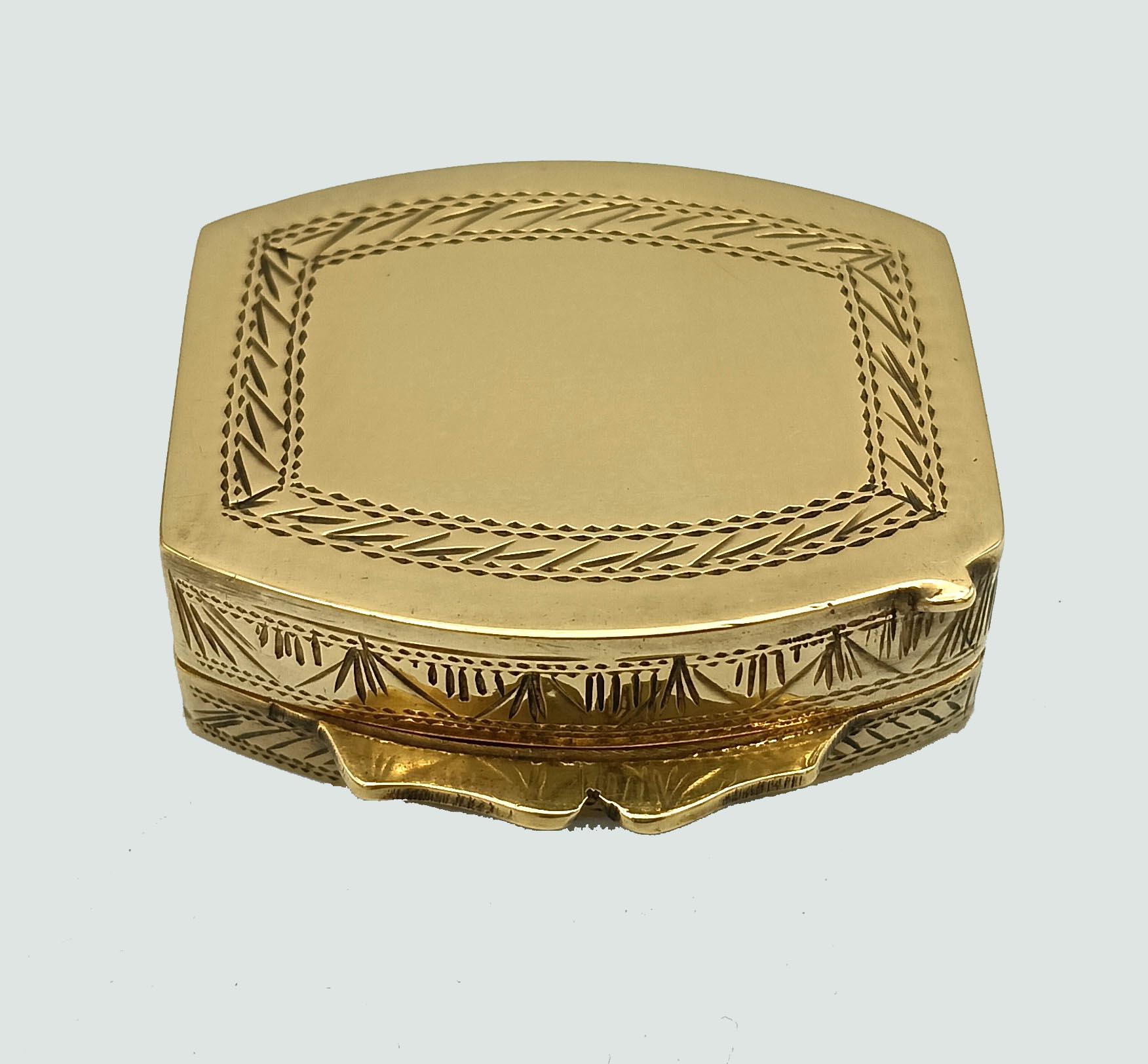 Pill Box Round, domed in Silver Sterling Enamel on a guilloche pattern Salimbeni For Sale 1