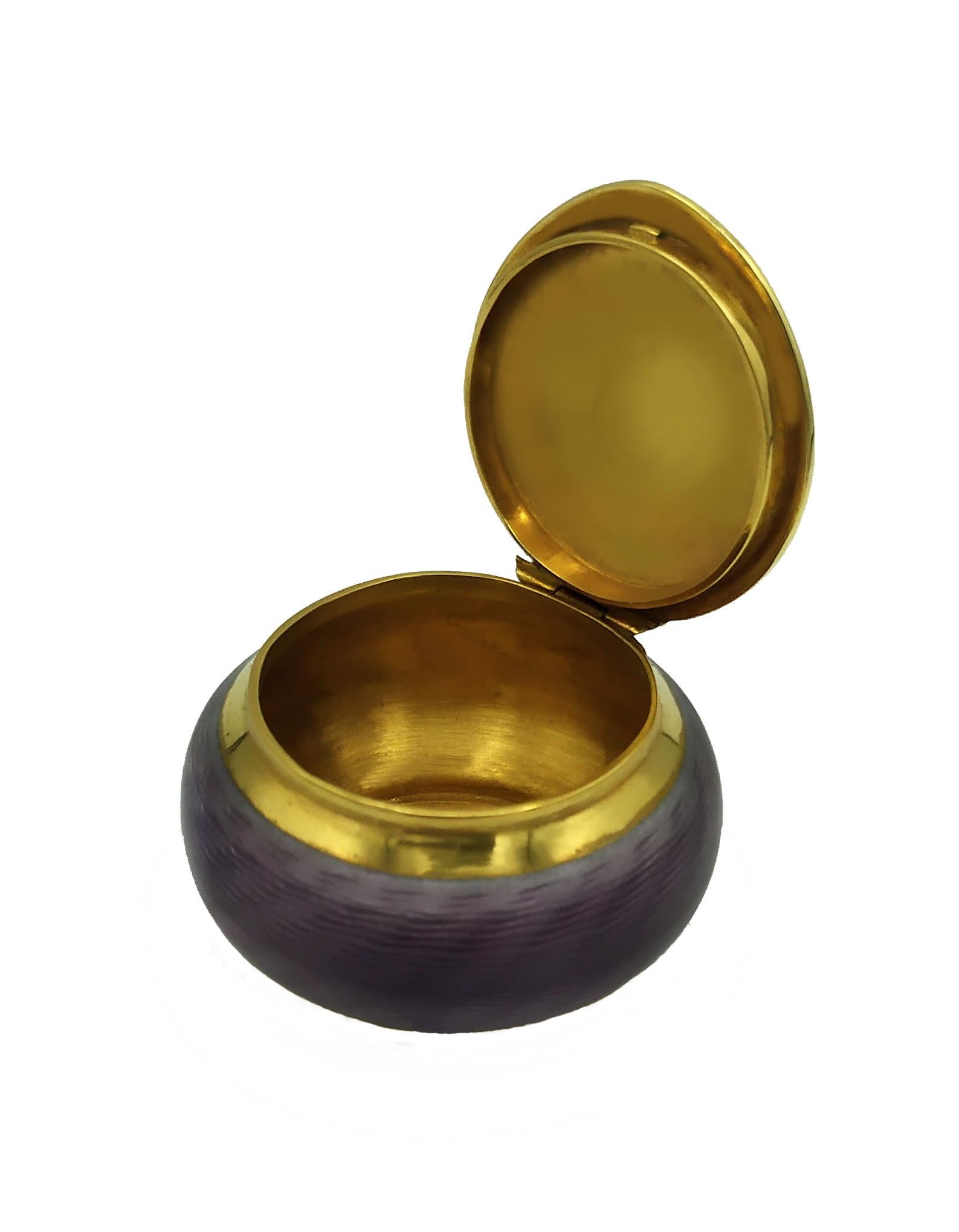 Hand-Carved Pill Box Round guillochè and hand-painted miniature Salimbeni.
